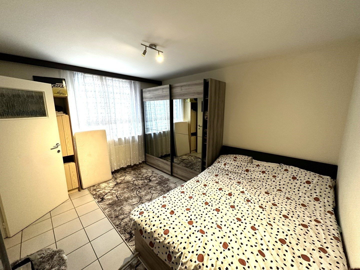 Instapklaar 2-slpk appartement met terras, Torhout foto 14