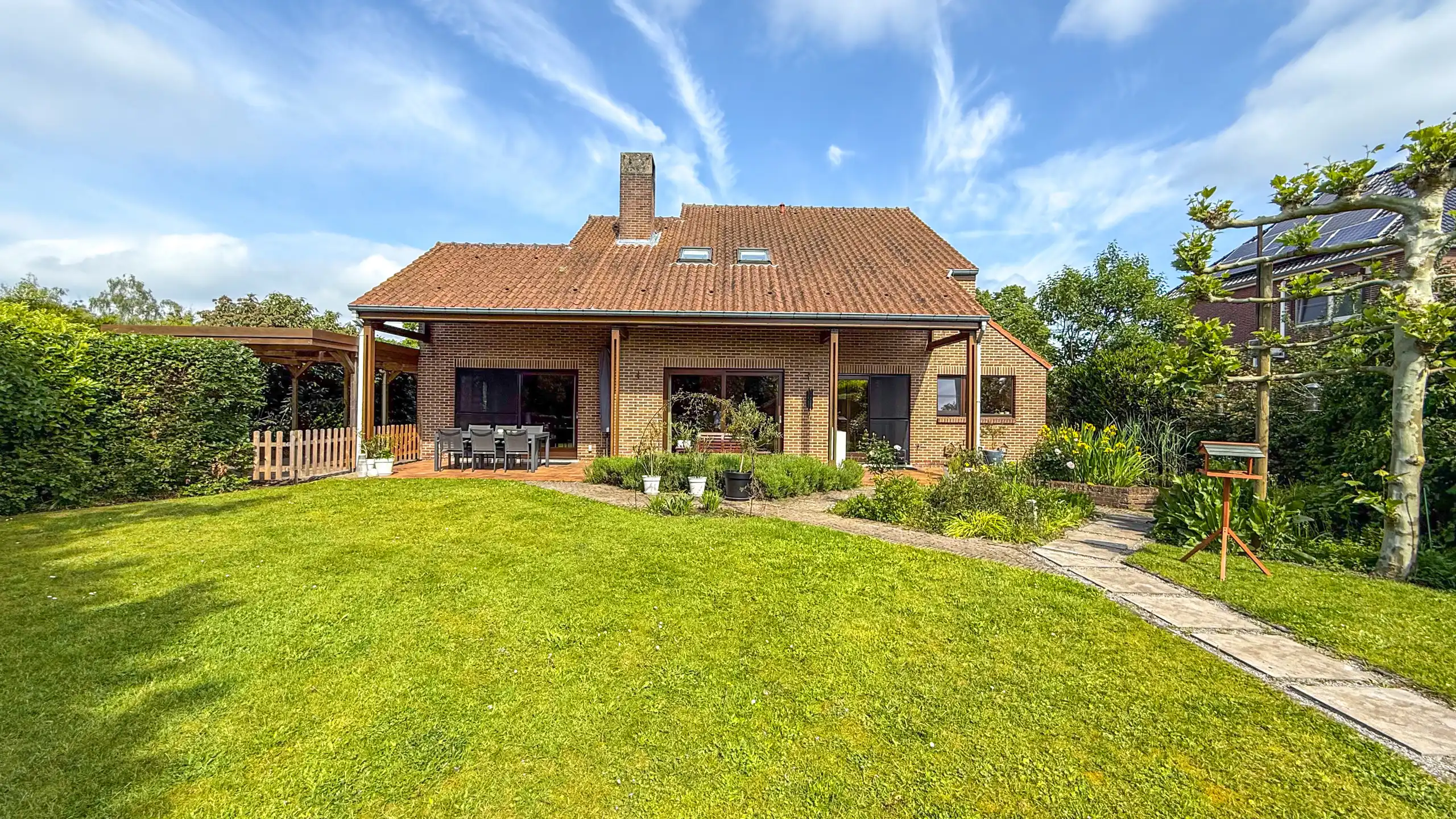 Ruime gezinswoning met grote tuin, 4 slpks en praktijkruimte! foto 42