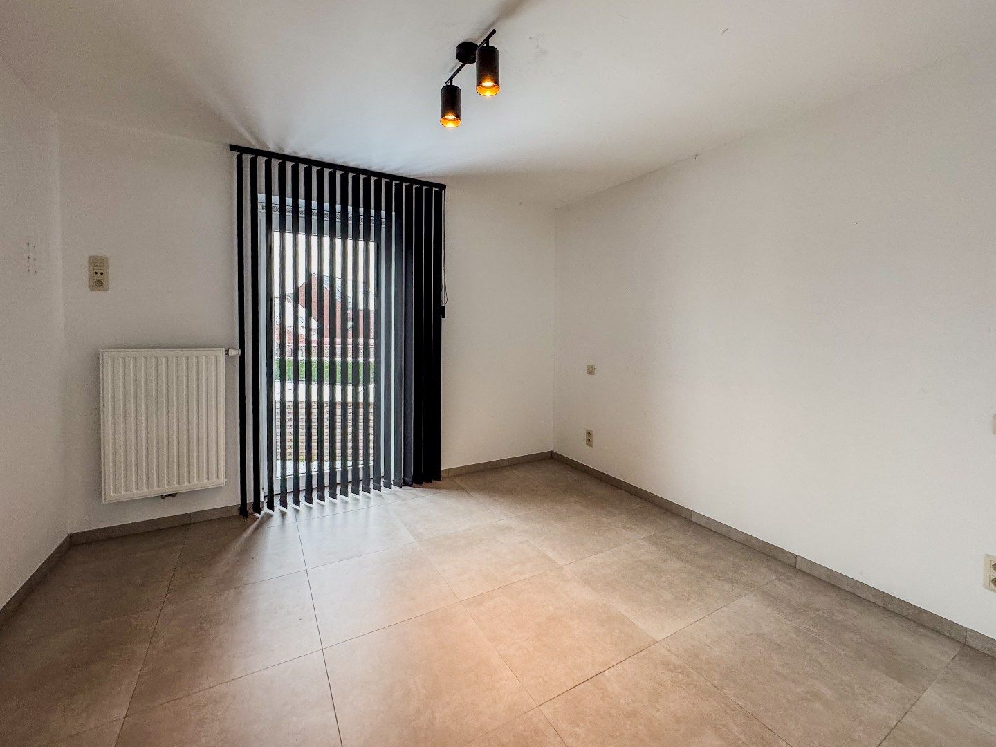 Recente woning met 3 slaapkamers, carport en tuin. foto 9