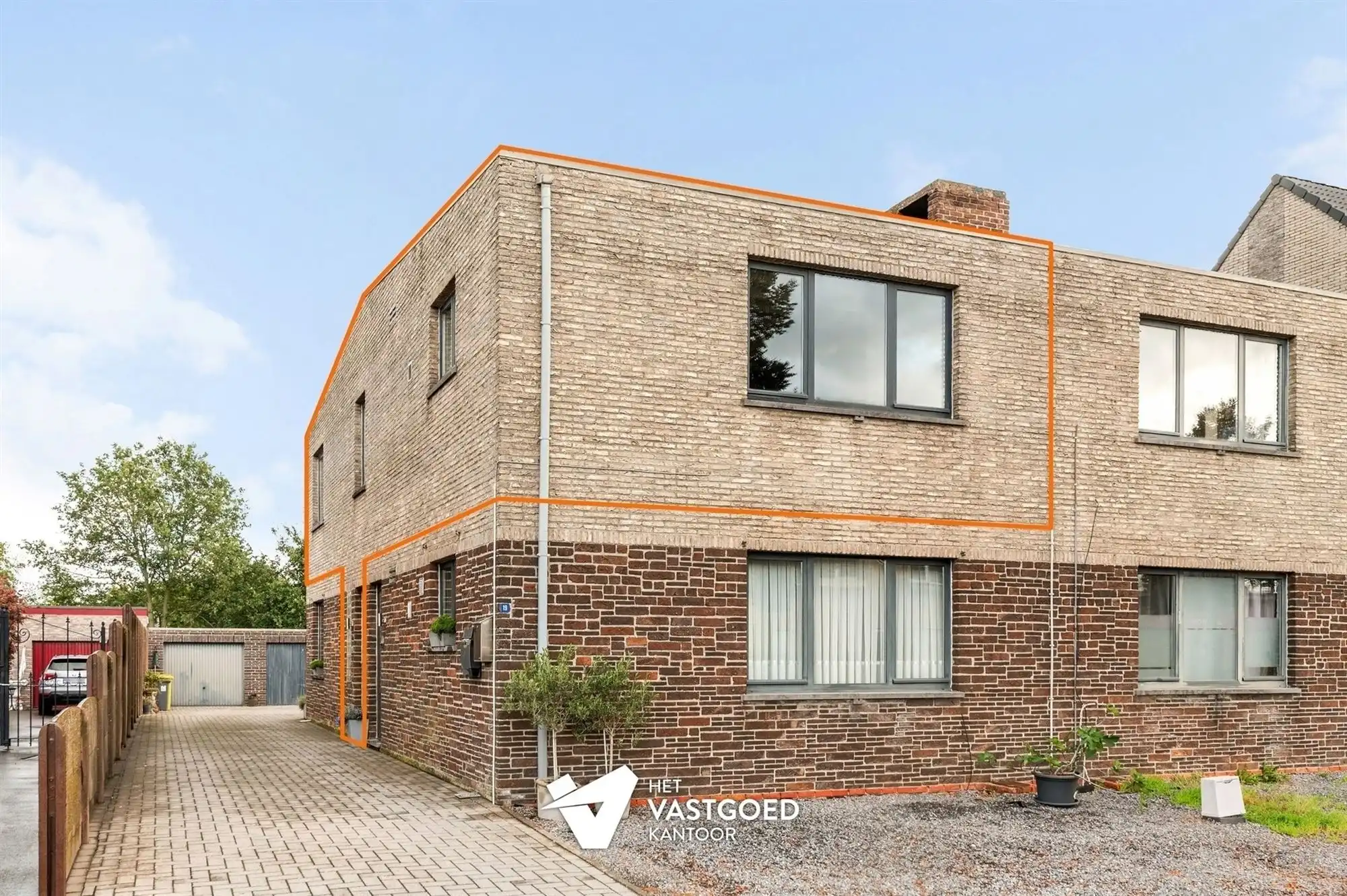 INSTAPKLAAR APPARTEMENT MET GARAGE (GEEN GEMEENSCHAPPELIJKE KOSTEN!) foto 14