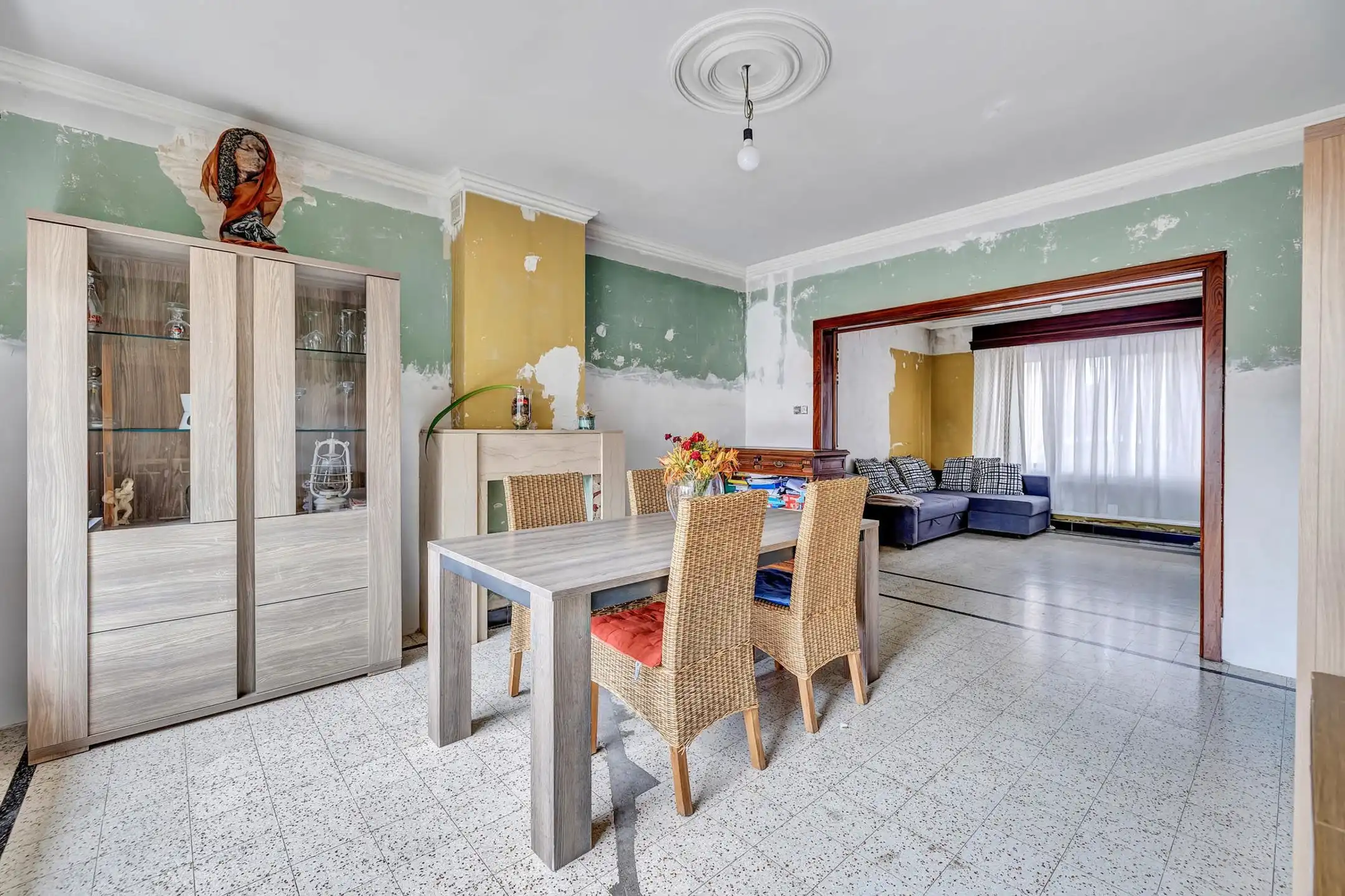 Verder af te werken woning nabij het centrum van Ninove foto 2