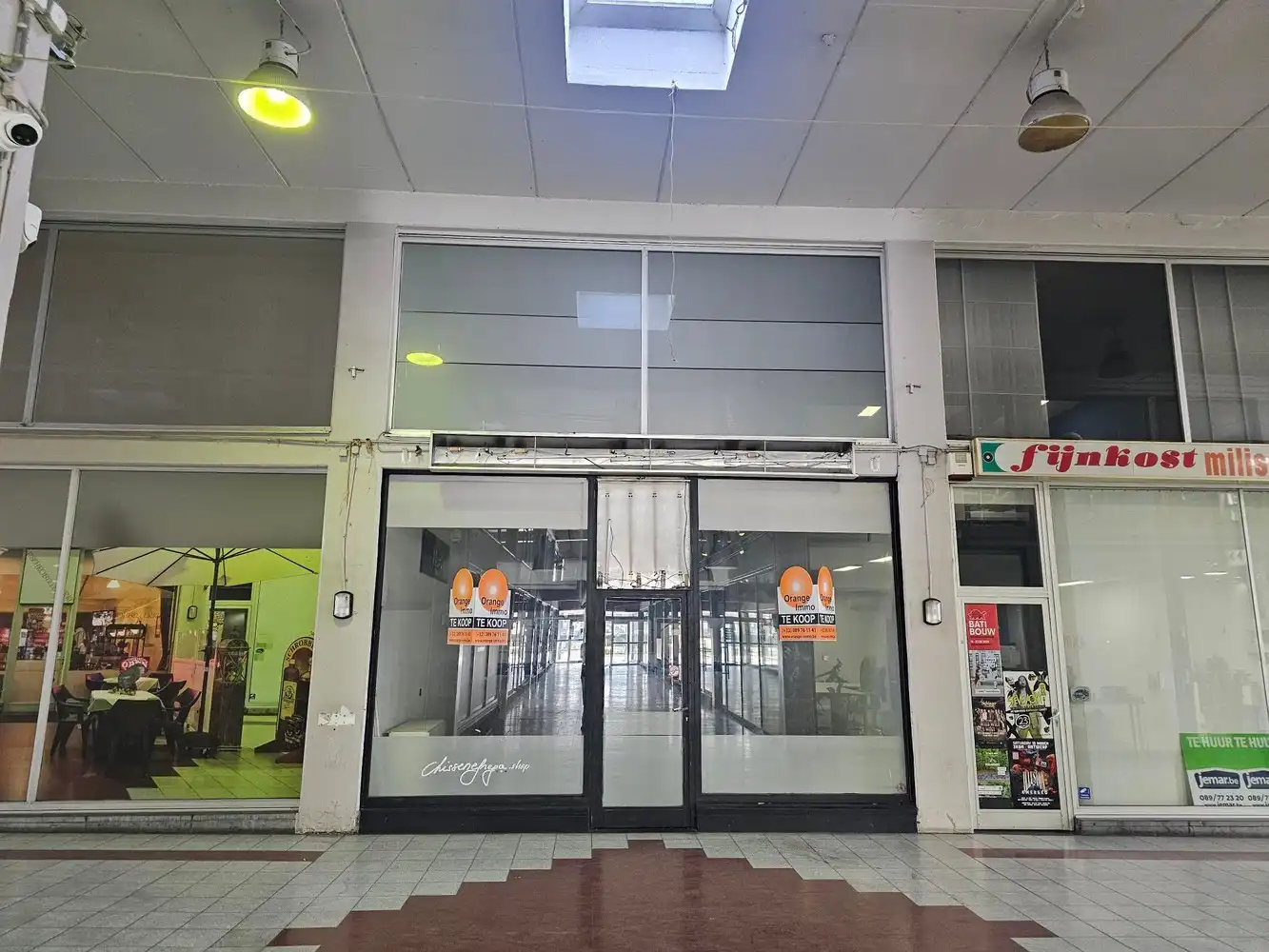 Commercieel te huur foto {{pictureIndex}}