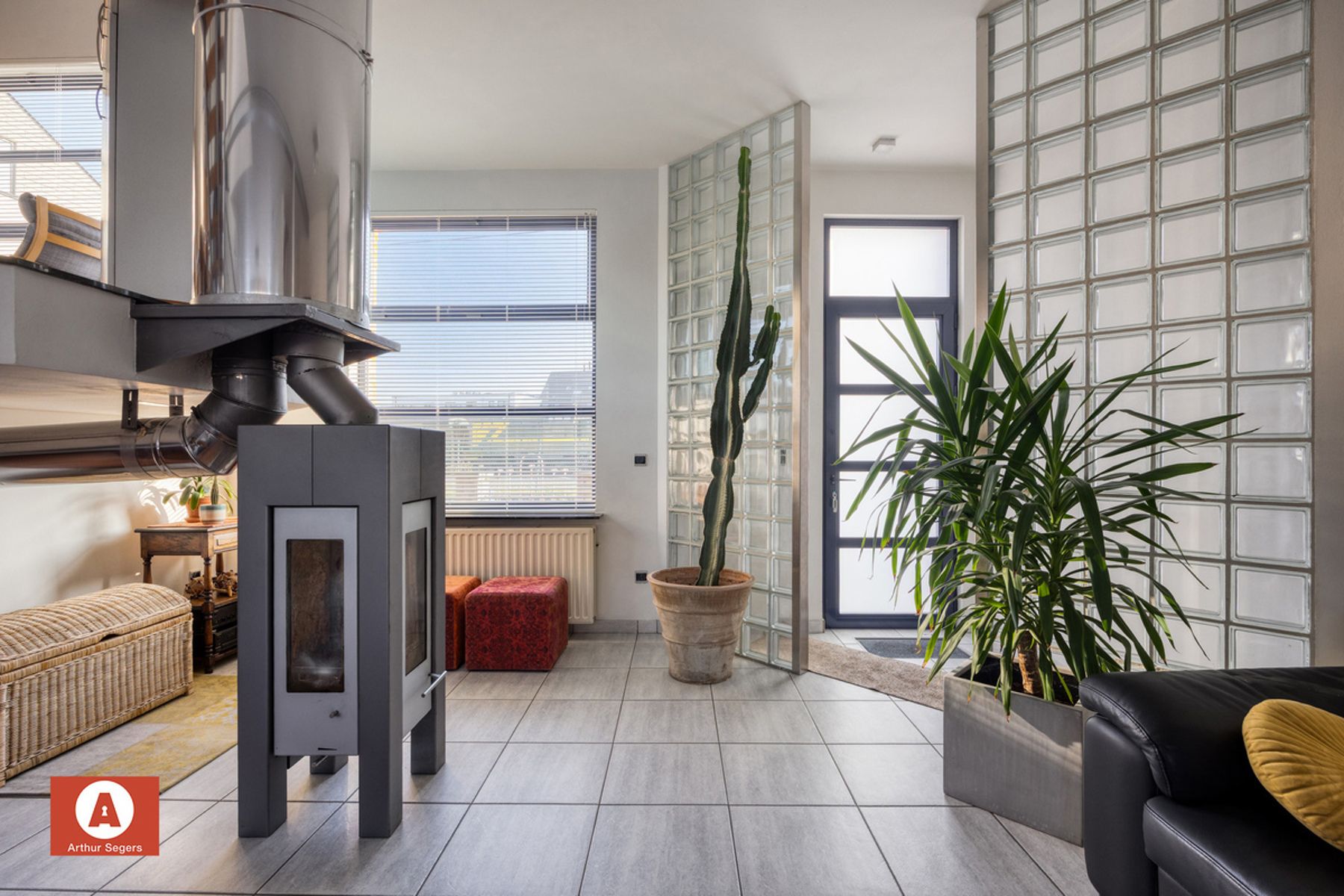 Architectenwoning met inpandige garage. foto 5