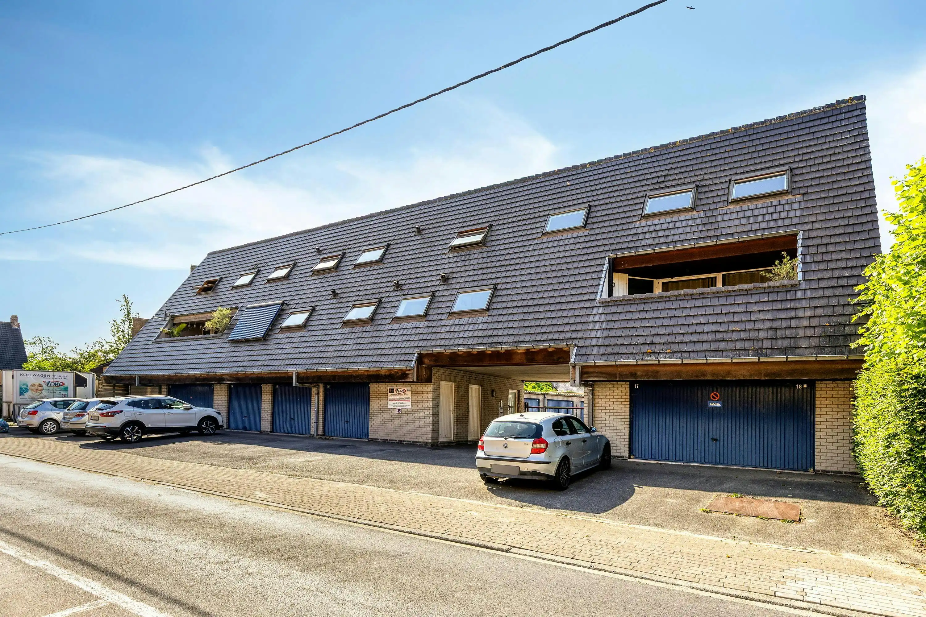 Dakappartement met grote garage te koop in Lichtervelde foto 15