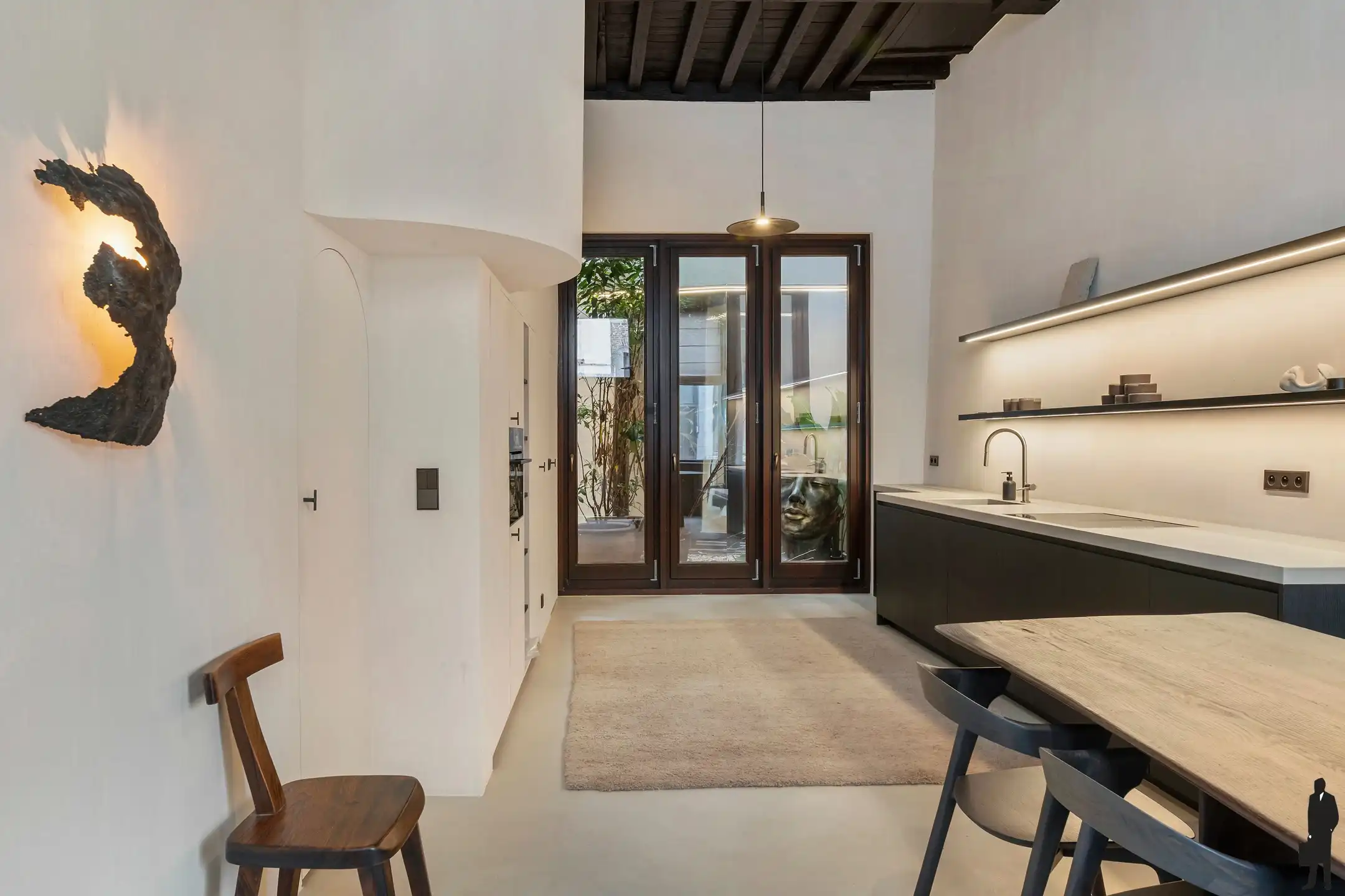 Neoclassicistische stadswoning uit de 19de eeuw met zicht op de Schelde en de Kathedraal foto 4