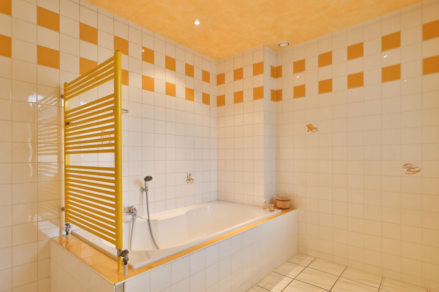 Veelzijdige meergezinswoning met massa’s potentieel foto 23