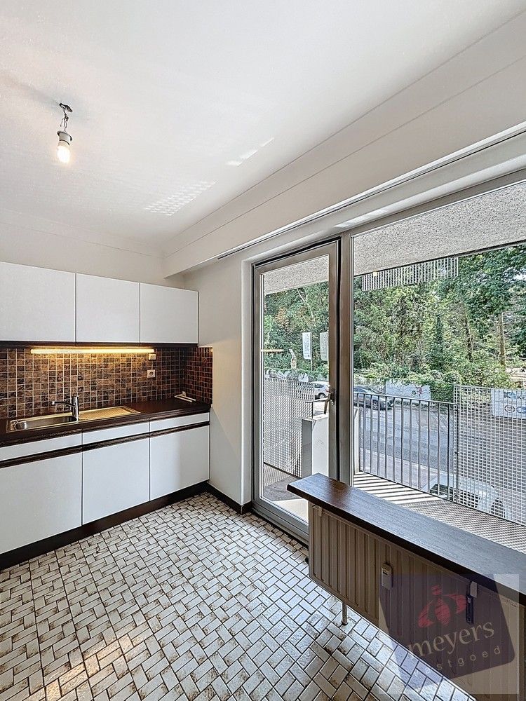 Instapklaar appartement met balkon en garage op toplocatie in Kuringen foto 9