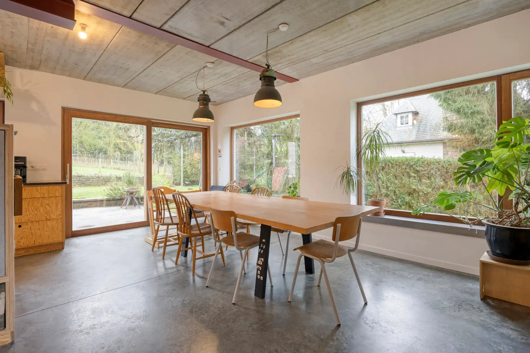 Ruime villa in een groene omgeving foto 6