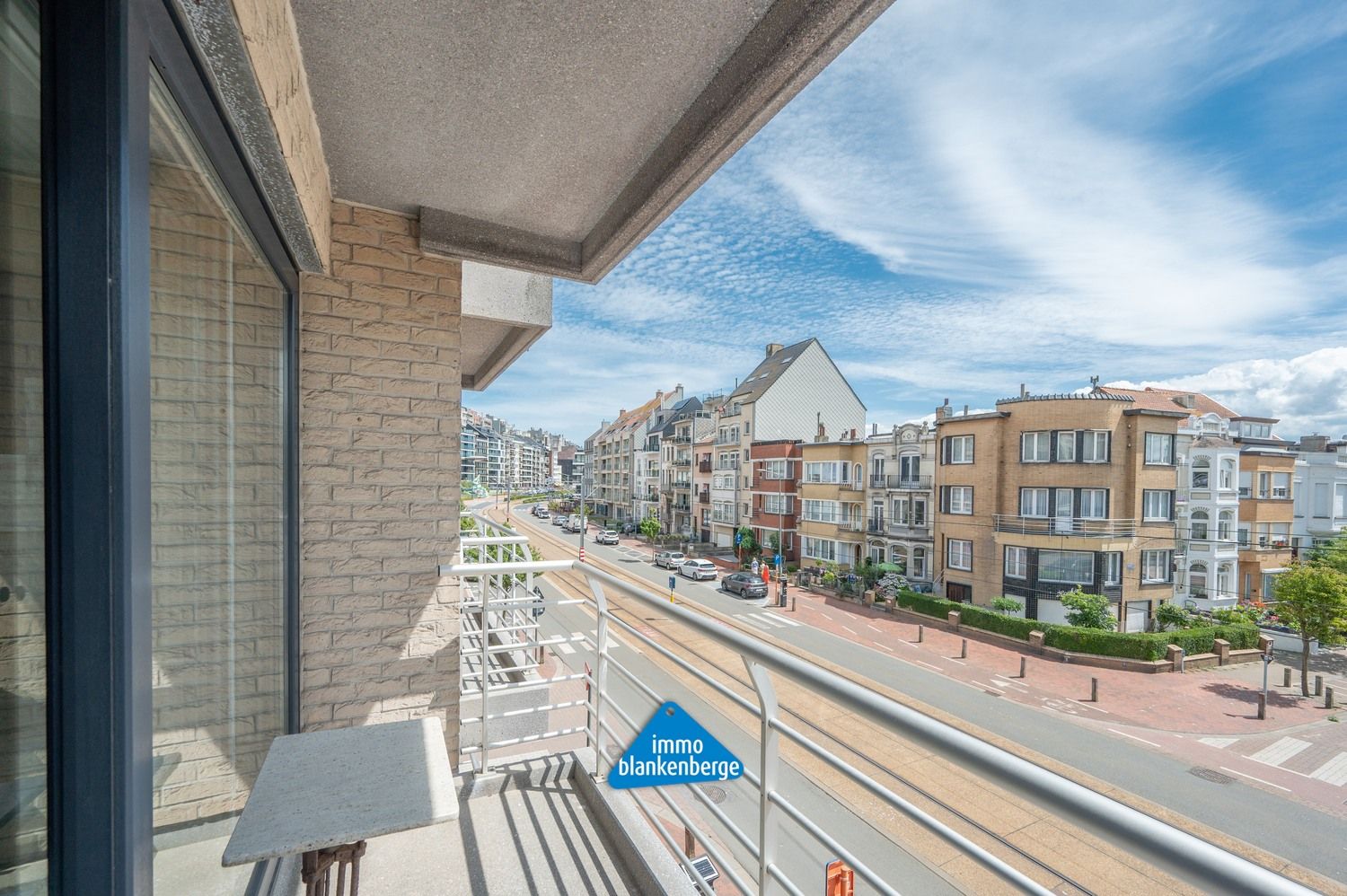 Instapklaar 1-slaapkamerappartement op topligging vlak bij de zeedijk foto 3