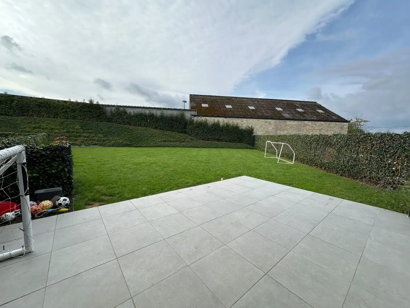 Recente woning met 3 slaapkamers, berging, kelder, zolder, garage en terras te Voeren  foto 13