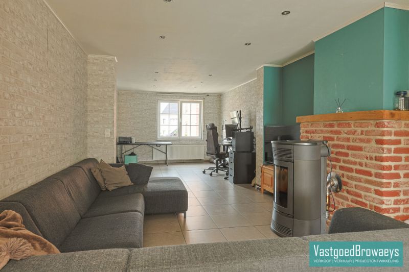 Instapklare woning met 4 slaapkamers, tuin & garage foto 6