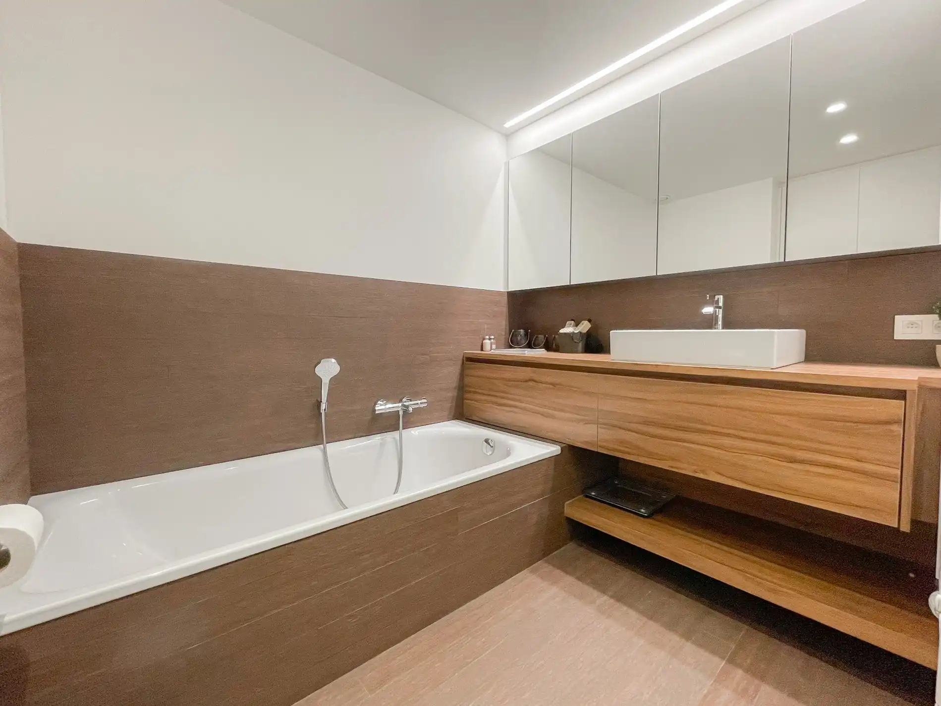 Stijlvol, instapklaar appartement met een ruim terras gelegen aan het Lichttorenplein op enkele passen van de zee. foto 17