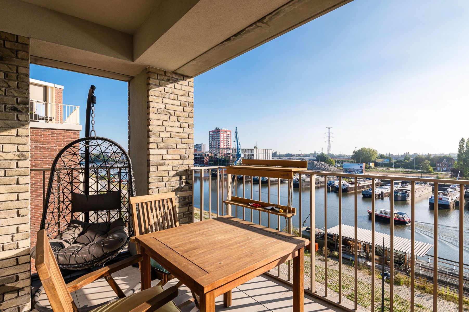 Nieuwbouw 2-slpk app met zicht op het water nabij Oude dokken foto 3