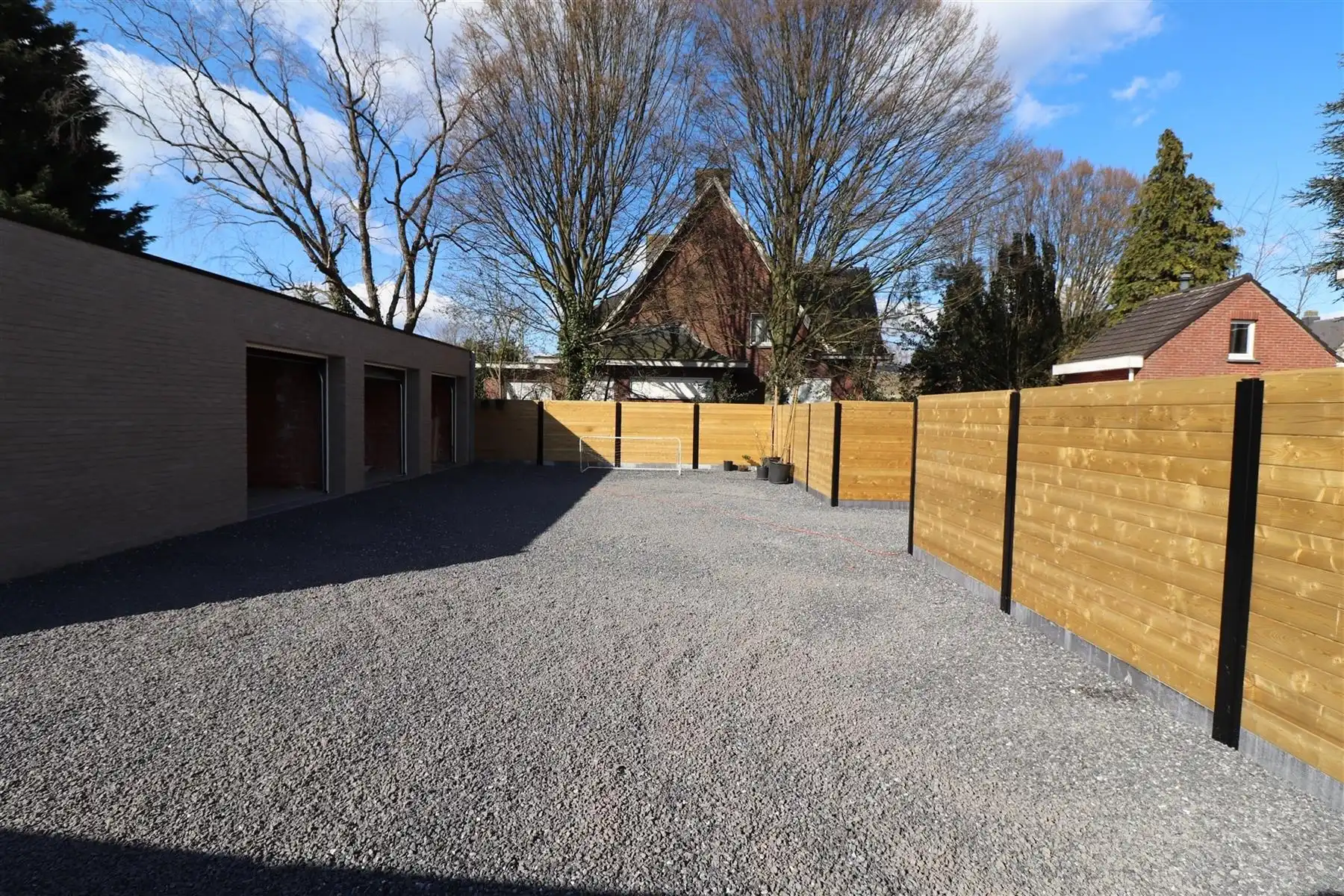 Gerenoveerd appartement op de 1ste verdieping met 2 slaapkamers, royaal terras en garage. Gelegen nabij centrum Hoogstraten. foto 12