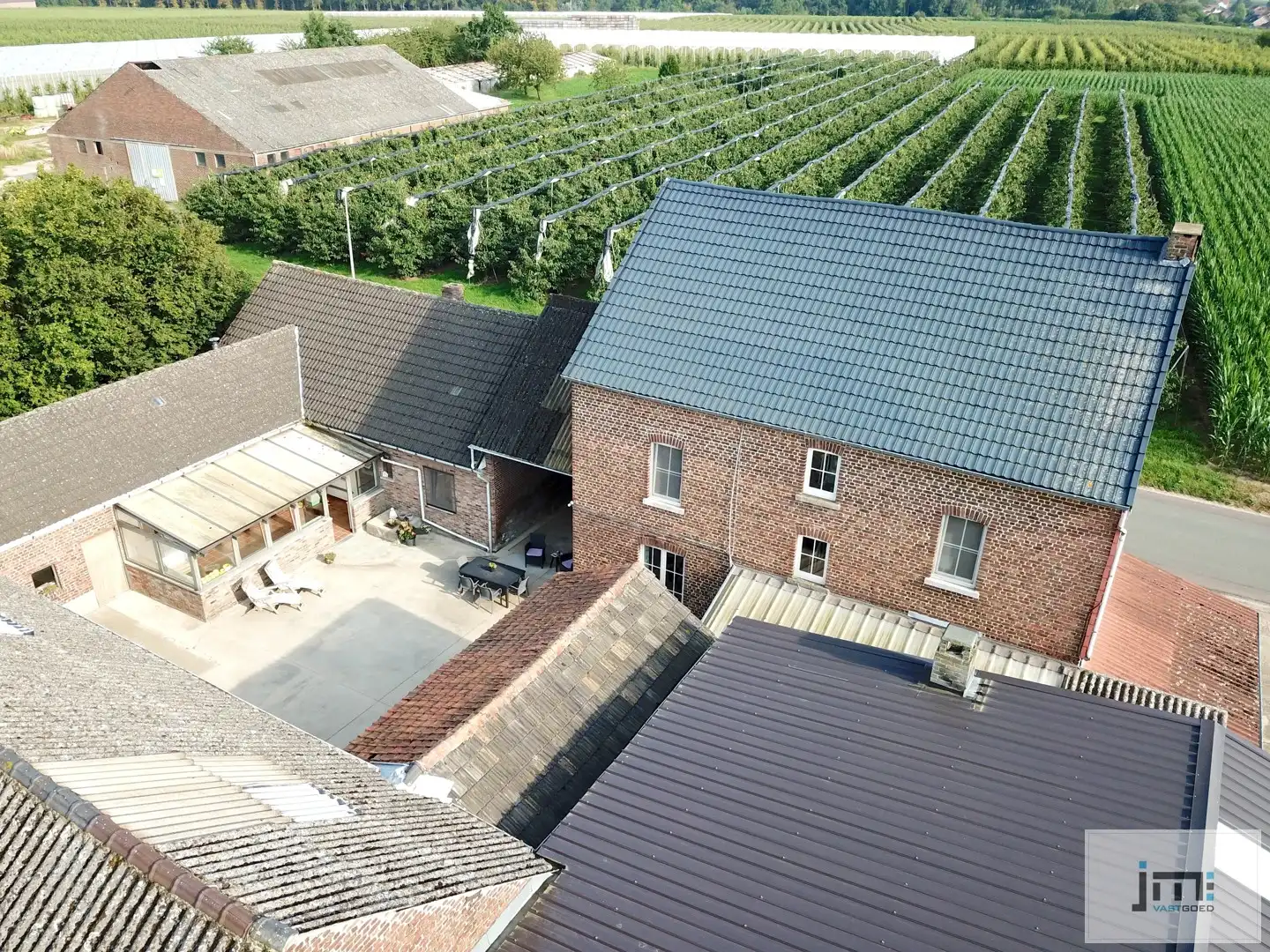 Vierkantshoeve met mooie binnenkoer foto 19