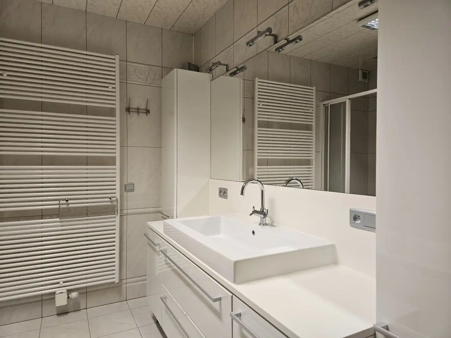 Gezinswoning met 4 slaapkamers rustig gelegen in het groen te Olen! foto 8