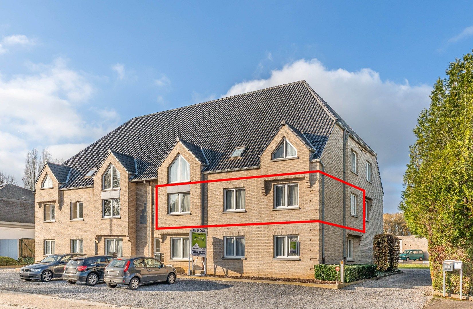 Uitstekend gelegen, instapklaar en lichtrijk appartement te Lummen  foto {{pictureIndex}}