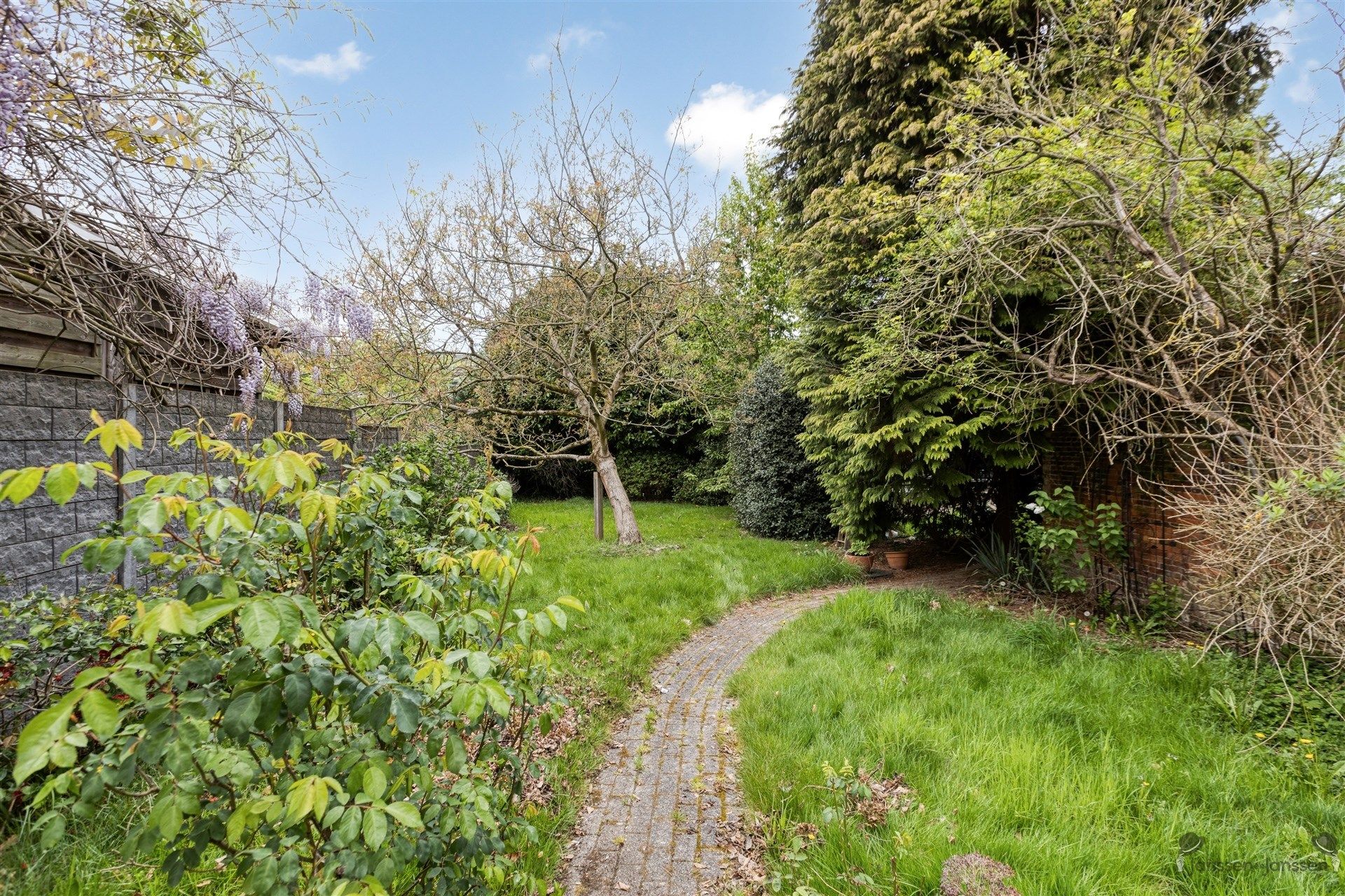 Woning met grote tuin in het centrum van meerhout + 2 garages foto 16