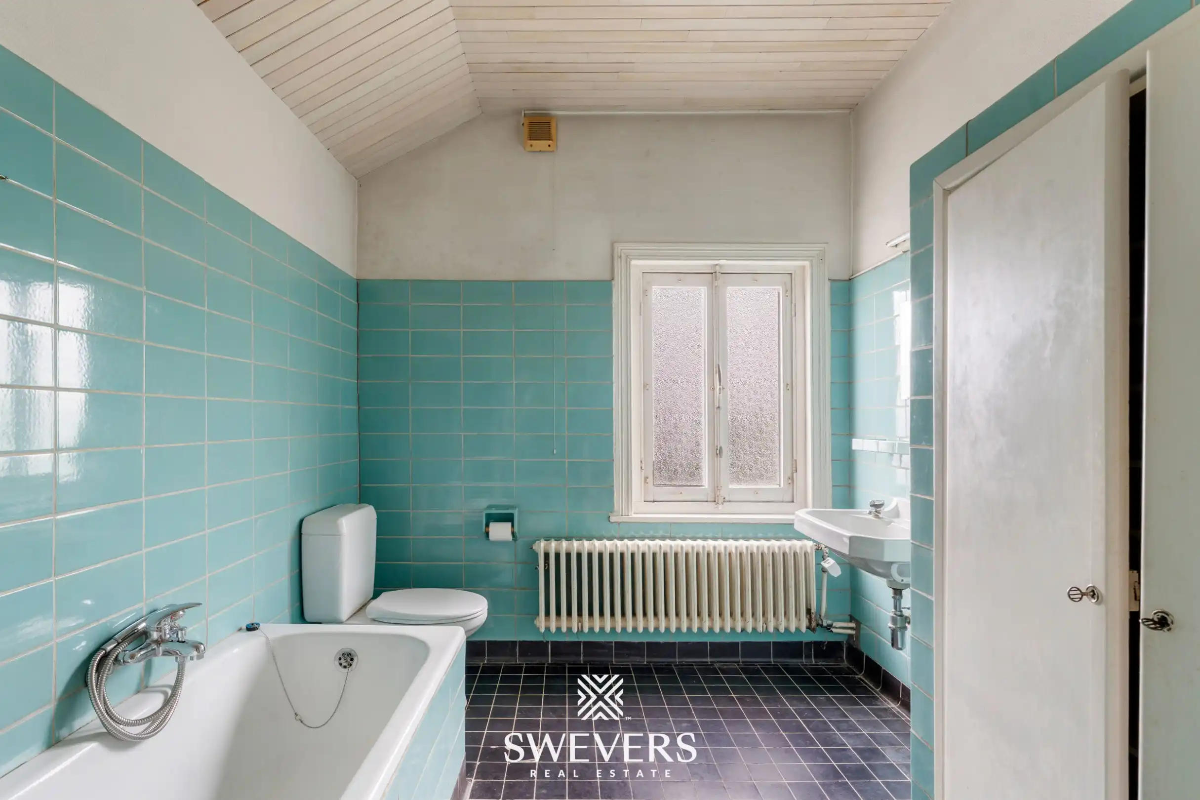 Karaktervolle herenwoning op knap perceel (20are) tegenover be-MINE foto 24