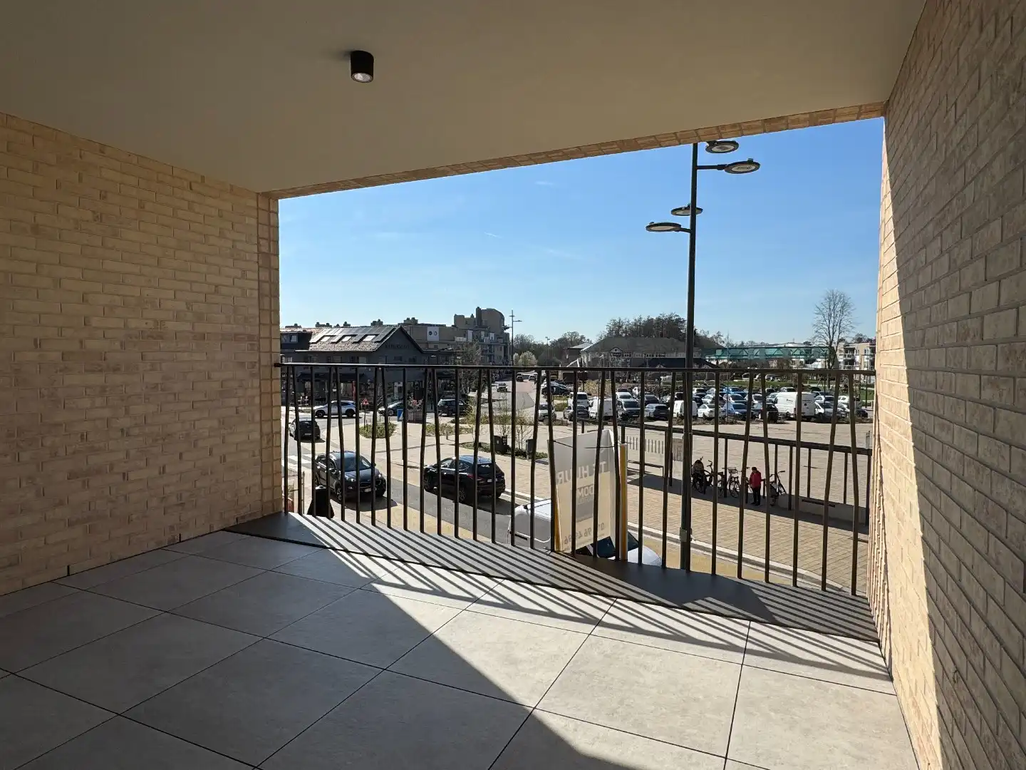 VOLLEDIG AFGEWERKT NIEUWBOUWAPPARTEMENT MET 2 SLAAPKAMERS, TERRAS, ONDERGRONDSE AUTOSTANDPLAATS EN KELDERBERGING IN RESIDENTIE "DE KWINT" TE ZONHOVEN  foto 9