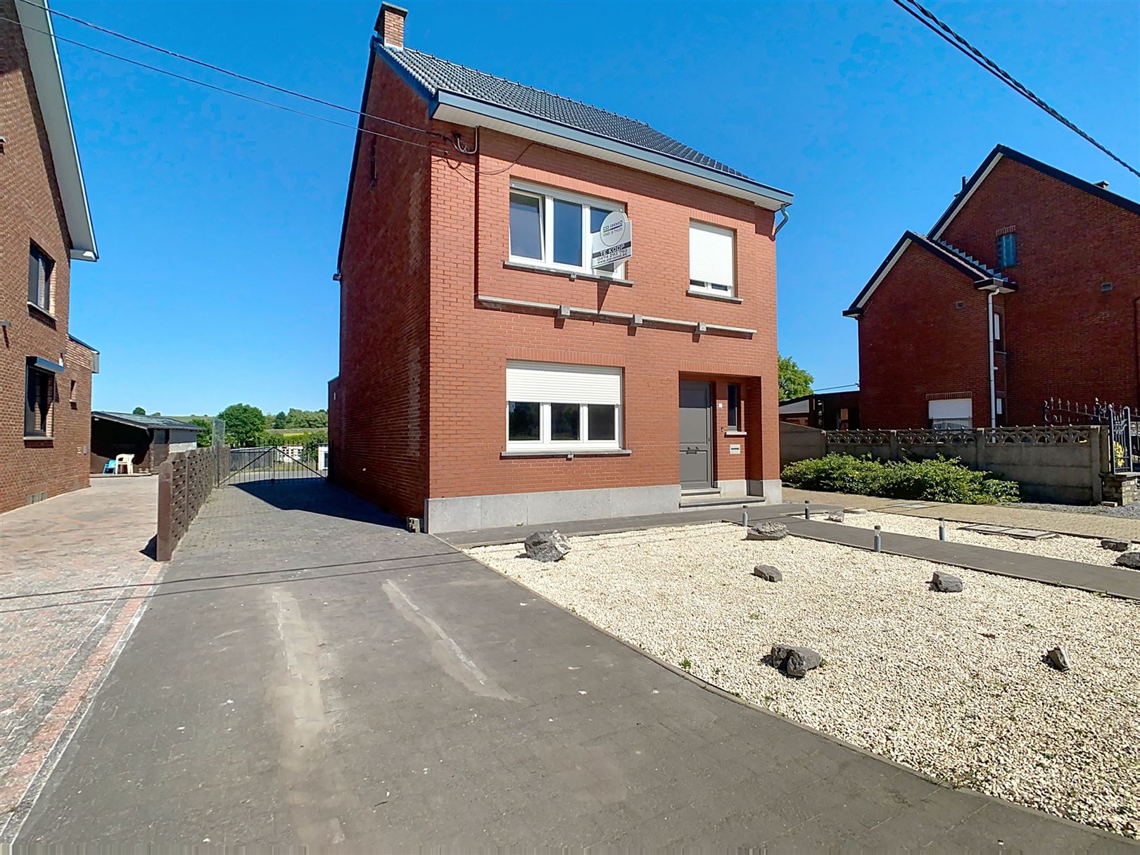 Mooie ruime woning, 3 slpks, garage, tuin, 11a 59ca foto 2