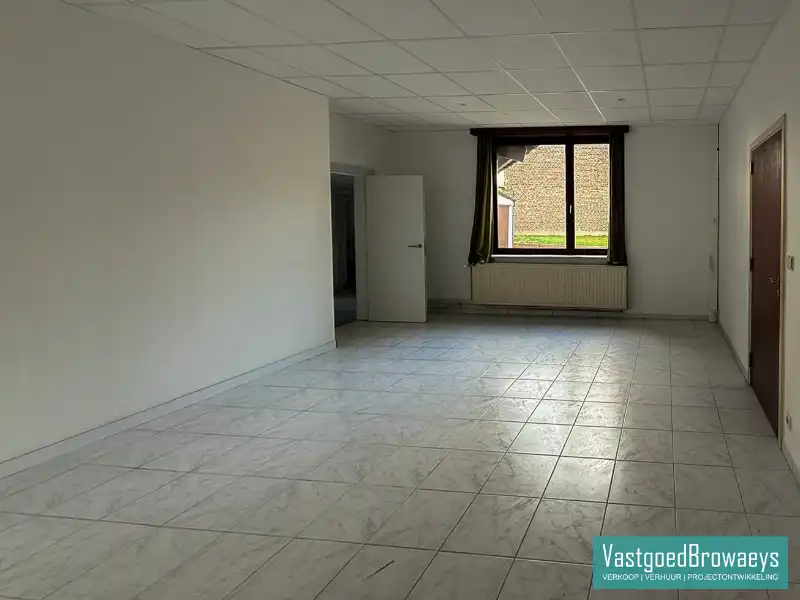 Centraal gelegen basiswoning met tuin en parkeergelegenheid foto 11