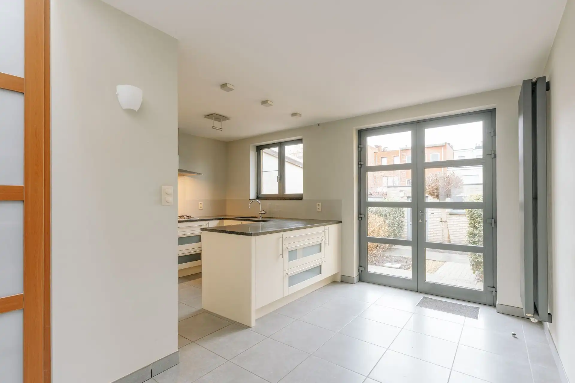 Instapklare woning in gezellige woonwijk! foto 5