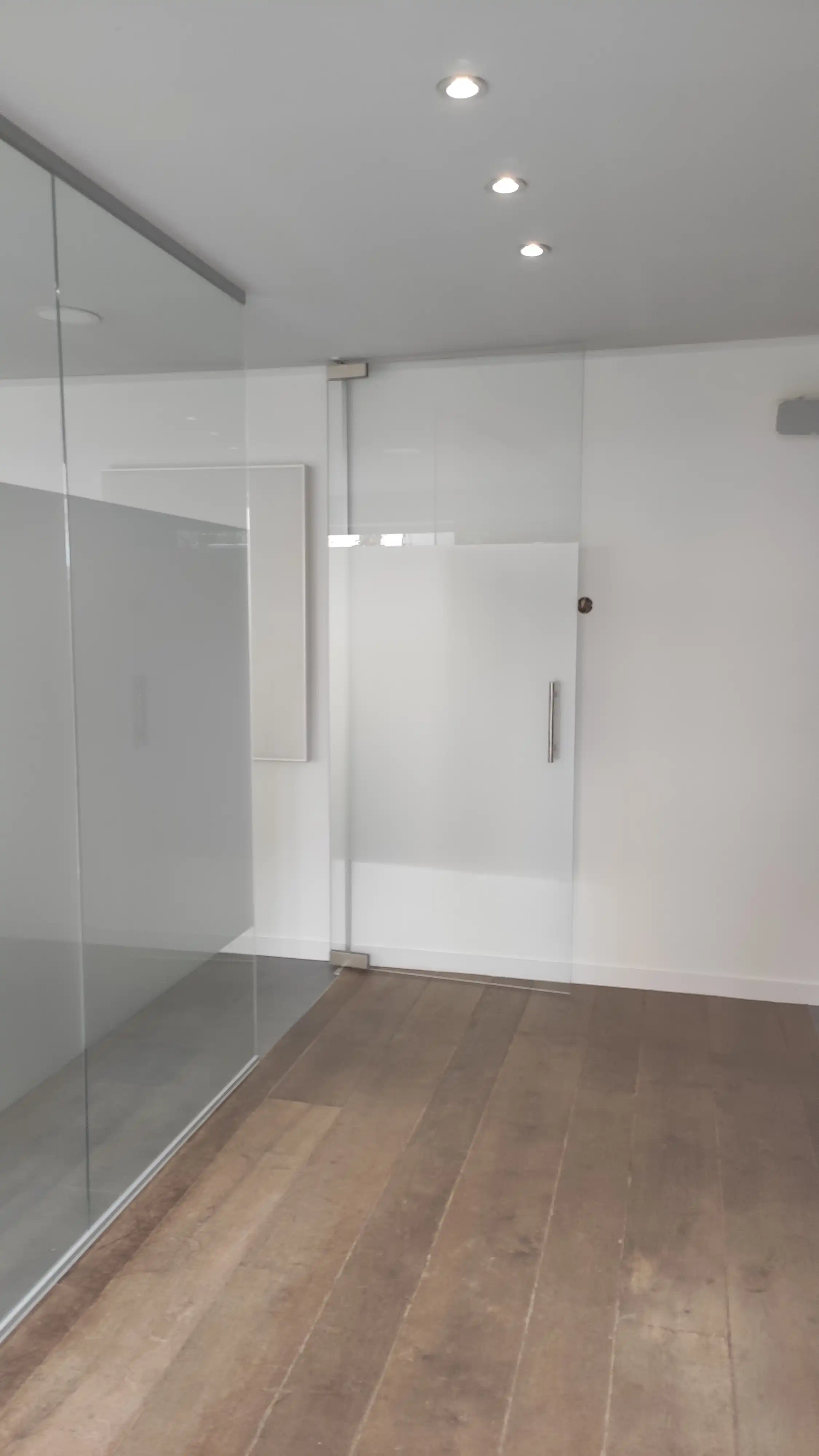 Modern en instapklaar kantoor/handelspand op toplocatie in Peer foto 9
