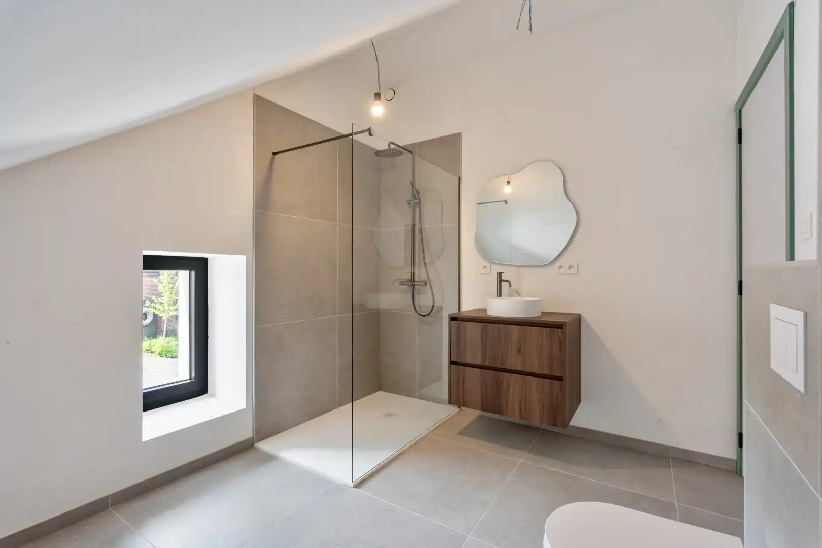 Exclusieve woning in volledig heropgebouwde hoeve op een perceel van 4a33ca!  foto 26