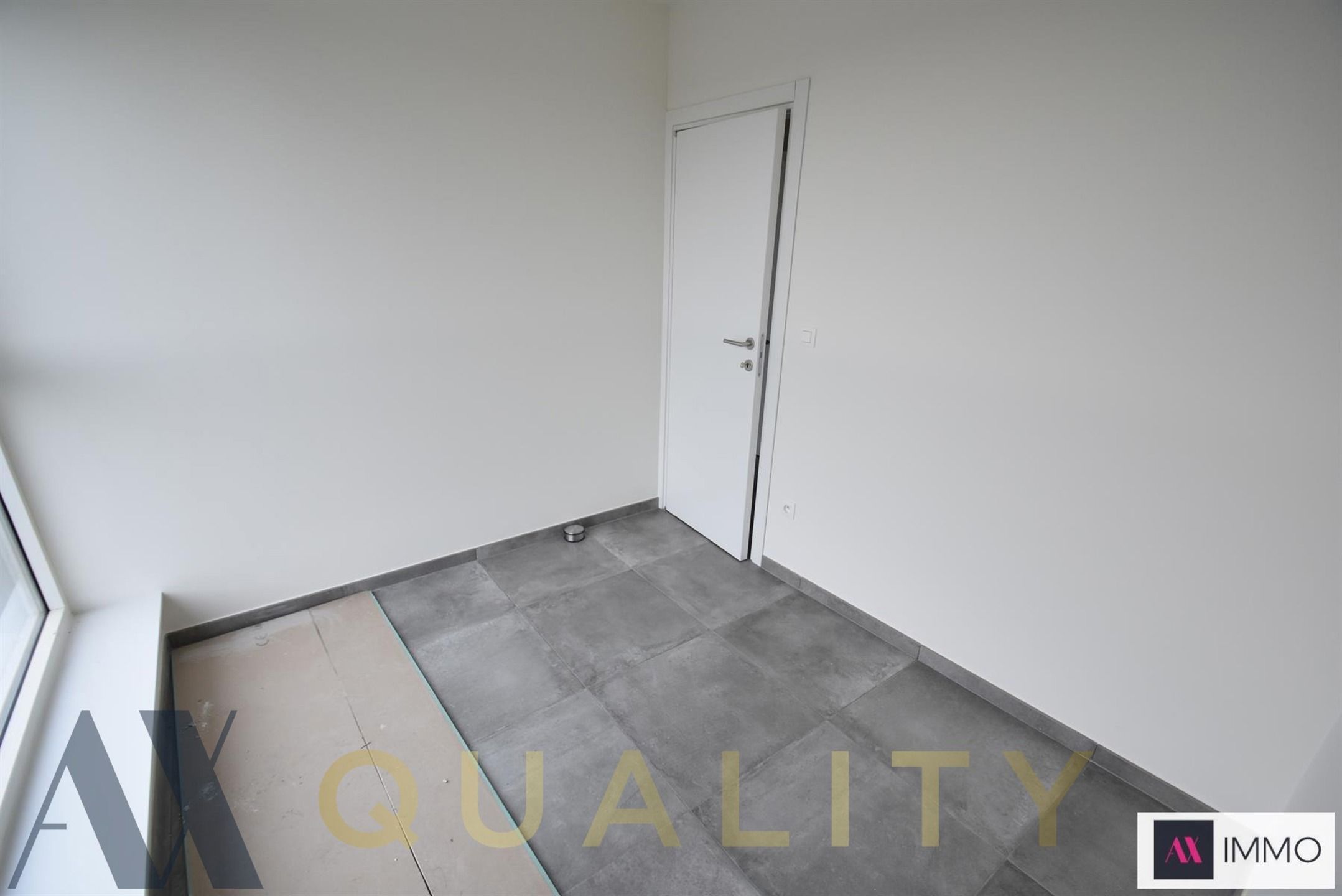 Recent 3 slpk. duplex appt. met  terr.,  2 autostpltsn., private berging, lift en gem. fietsenstalling foto 16