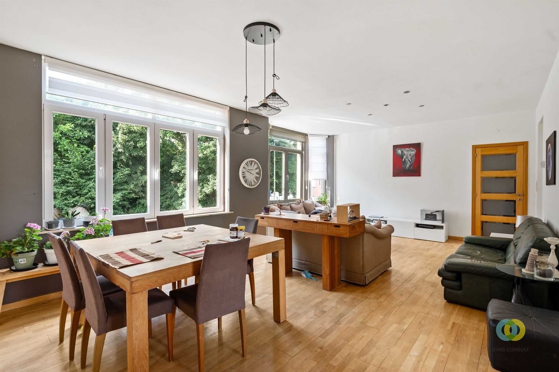 Bedrijfspand met loods, kantoor en appartement foto 7