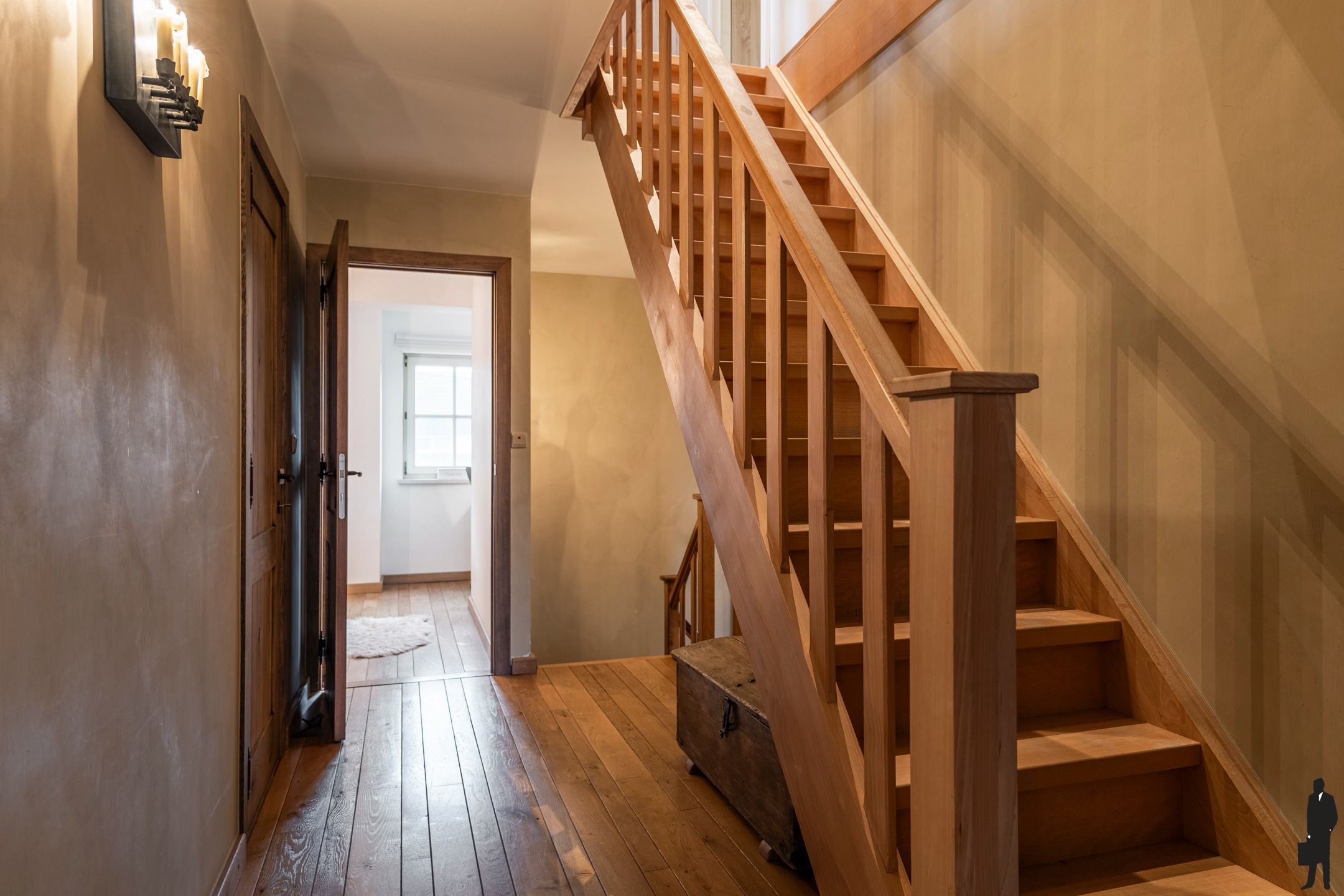 Villa met 4 tot 5 slaapkamers, weiland en paardenstallen (2) foto 25