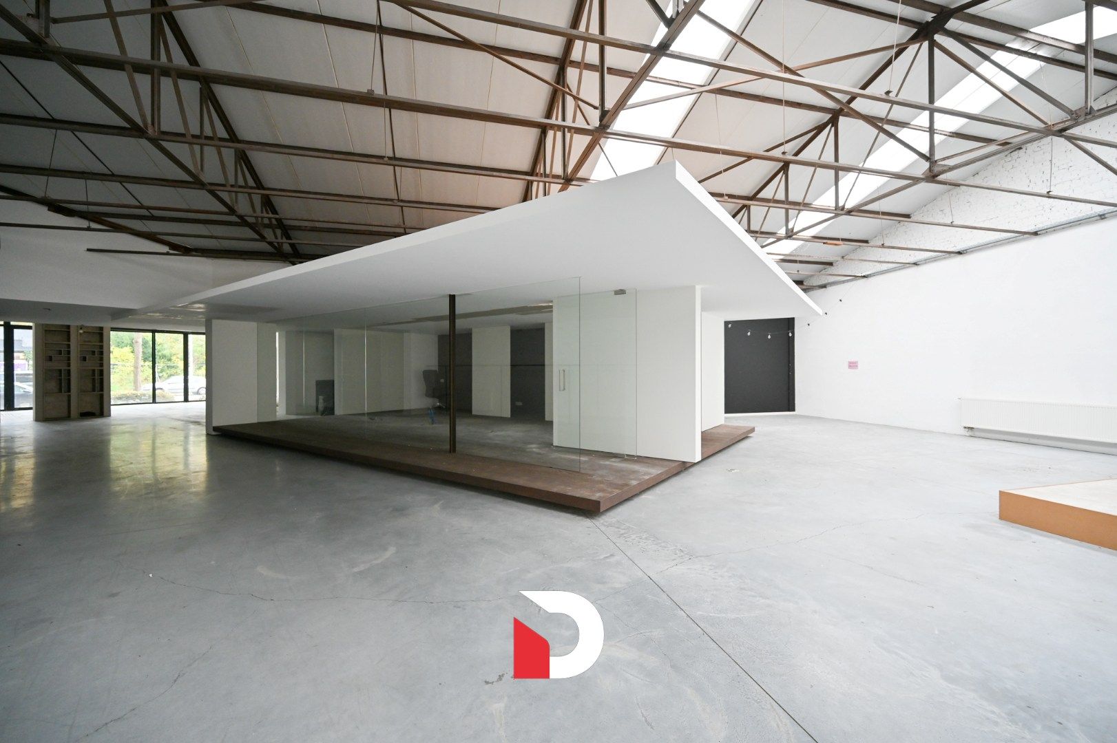 Gerenoveerd handelspand / winkelruimte op een strategische locatie te Assebroek. foto 4