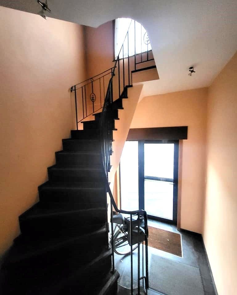 Depot met ruim bovenliggend appartement. foto 4