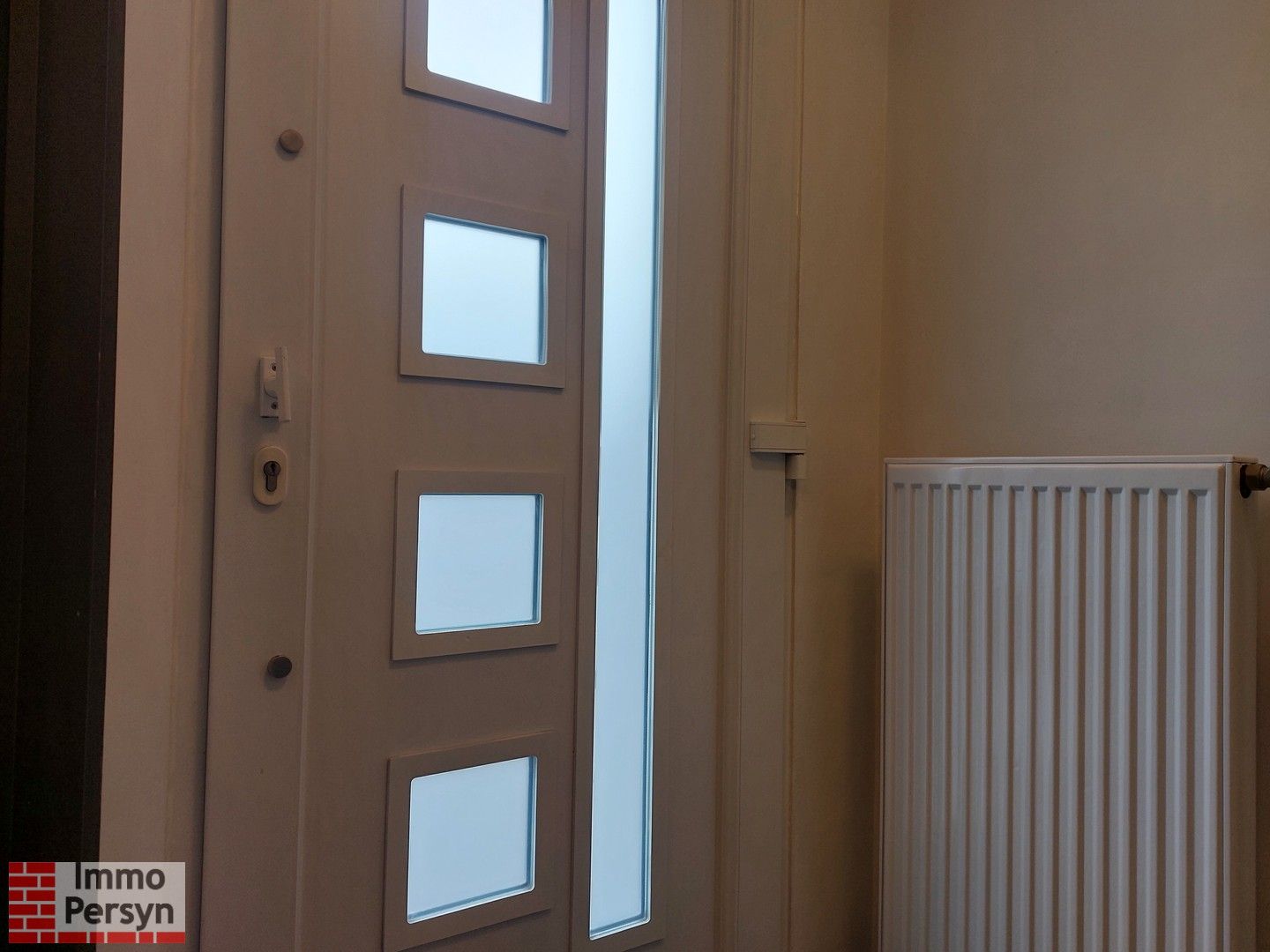 Gezellige rijwoning met kleine stadstuin foto 2