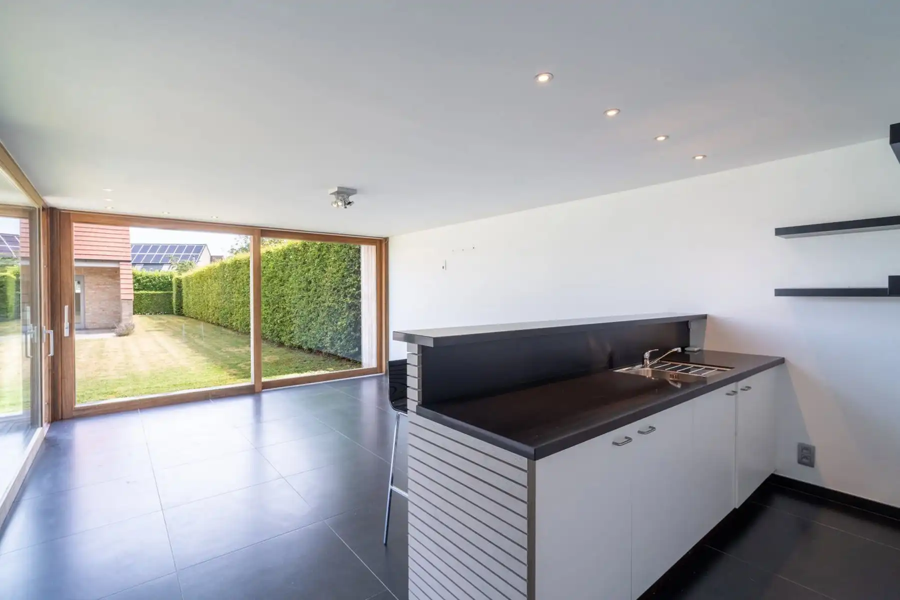 Knappe villa met zuidgerichte tuin, zwembad en poolhouse foto 39