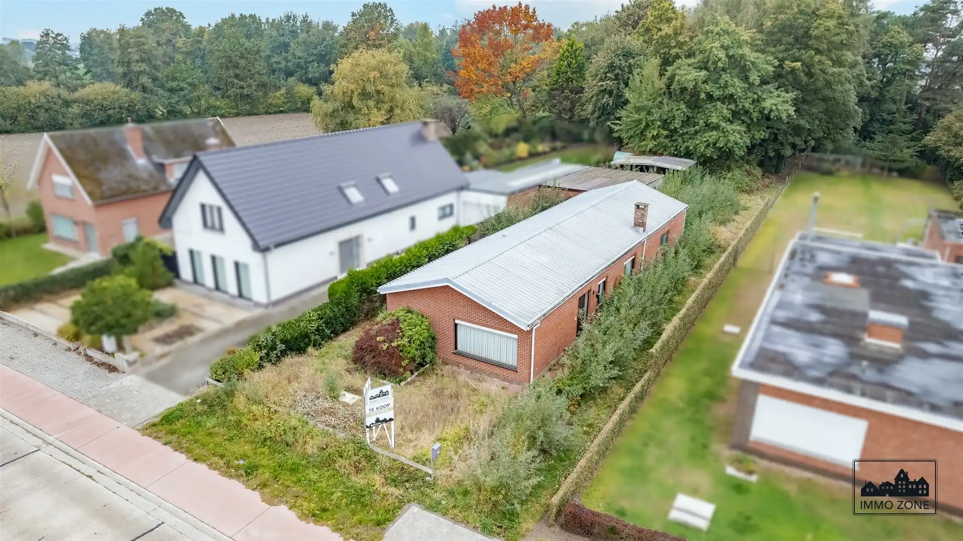 Hoofdfoto van de publicatie: bungalow op goede locatie met 1353 m² grond