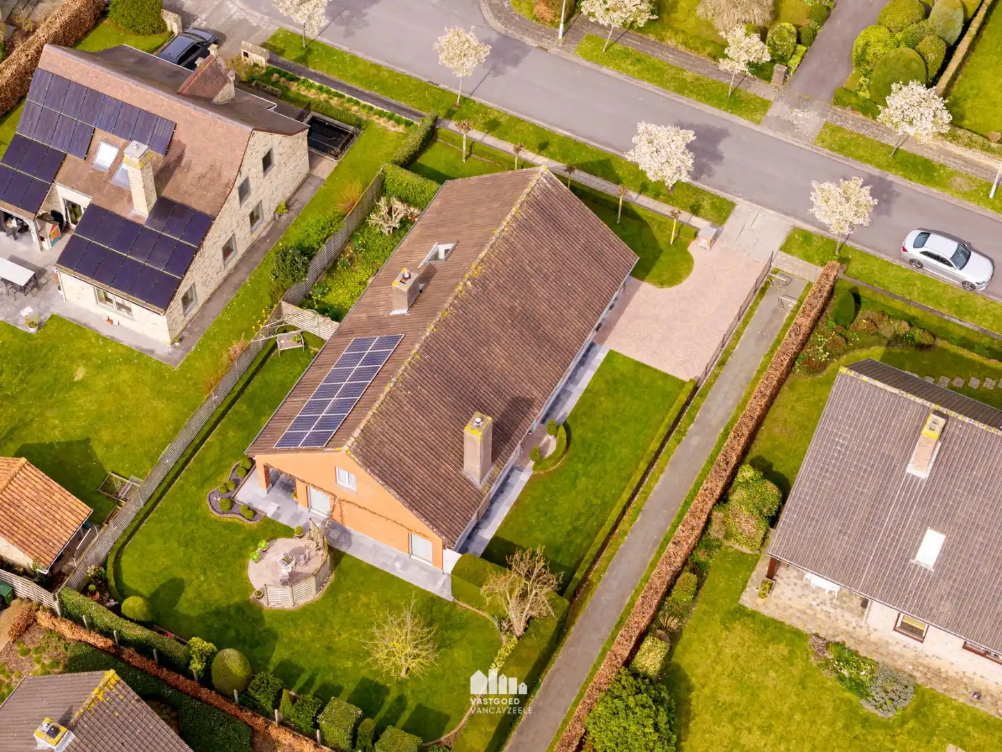 Instapklare villa met zonnige tuin op topligging in rustige wijk te Ieper    foto 6