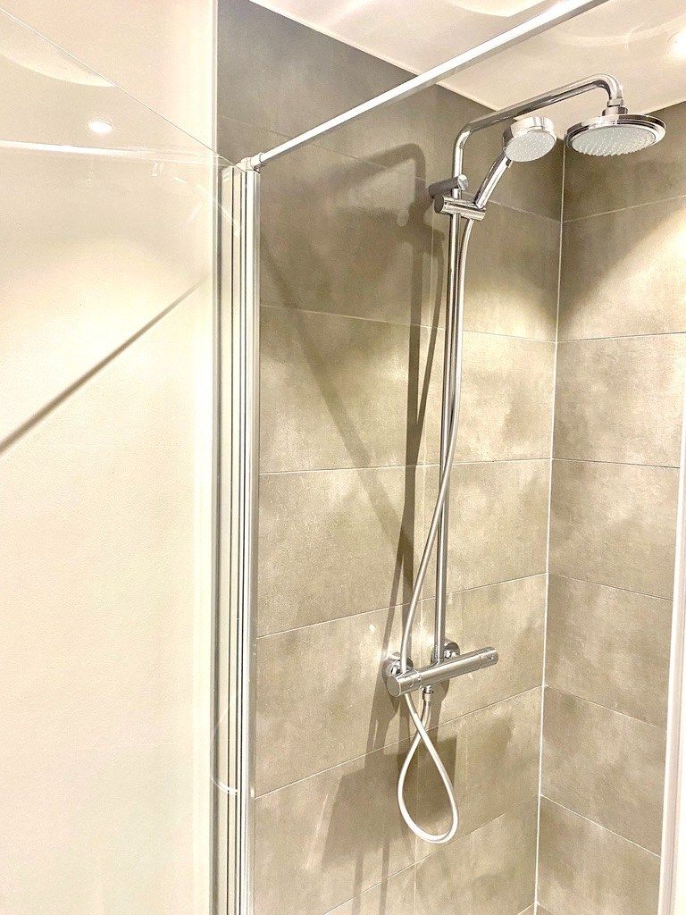 Stijlvol gemeubeld appartement met zeer groot terras en 2 slaapkamers foto 10