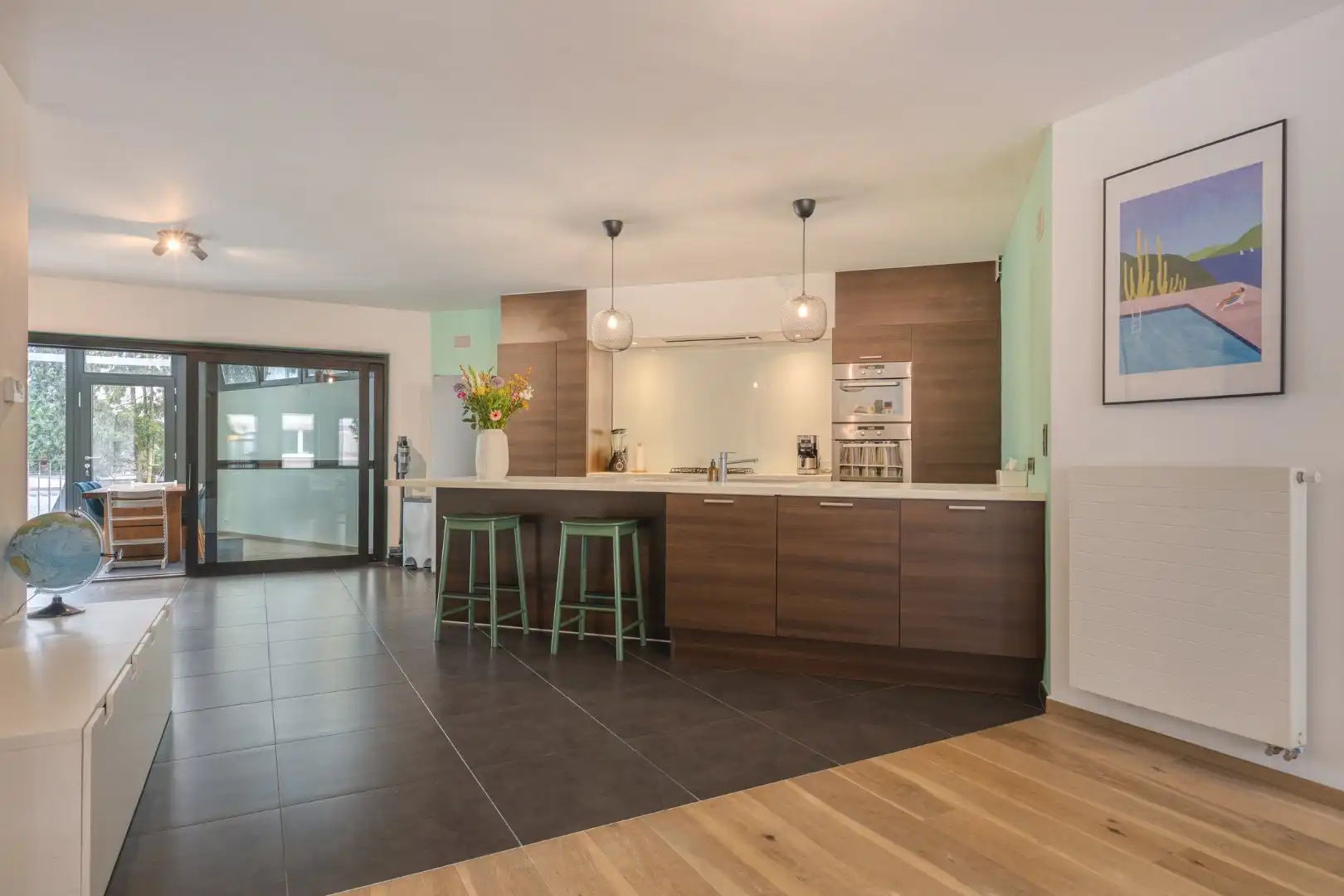 Instapklare bel-etagewoning met dubbele garage en tuin in het centrum van Retie foto 7