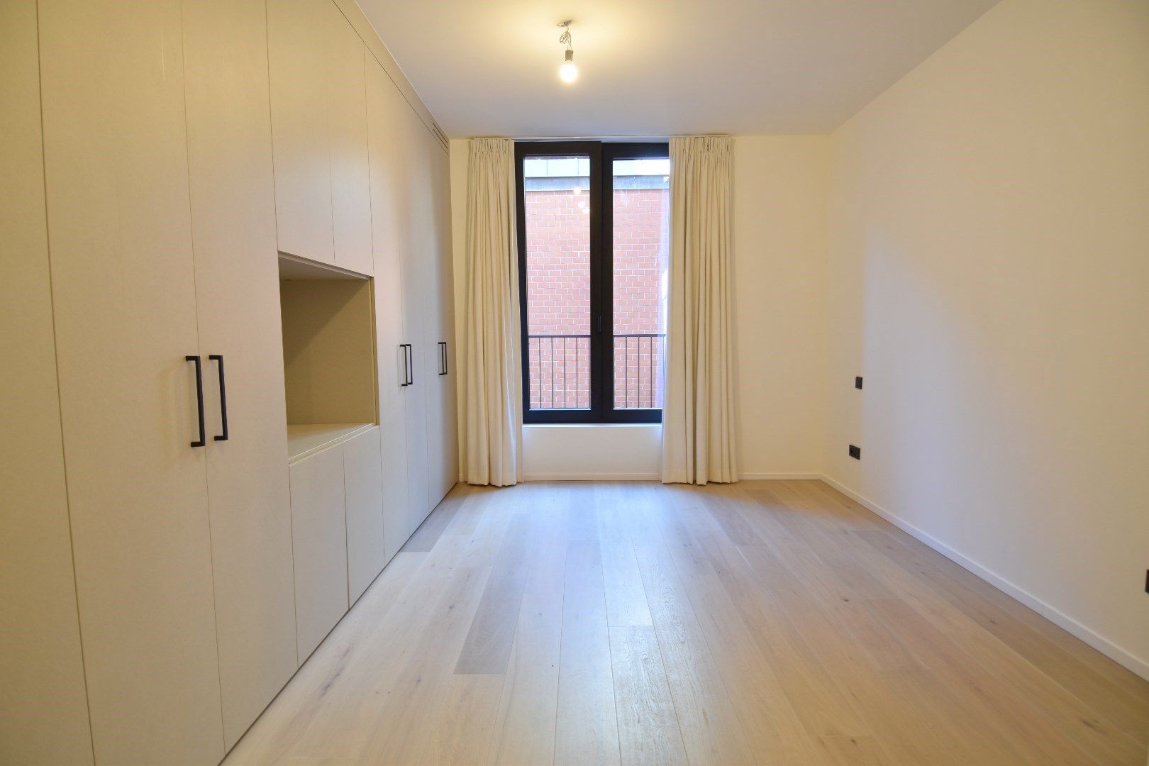 Luxe appartement in het hartje van Kortrijk aan de Leie en Broeltorens foto 17