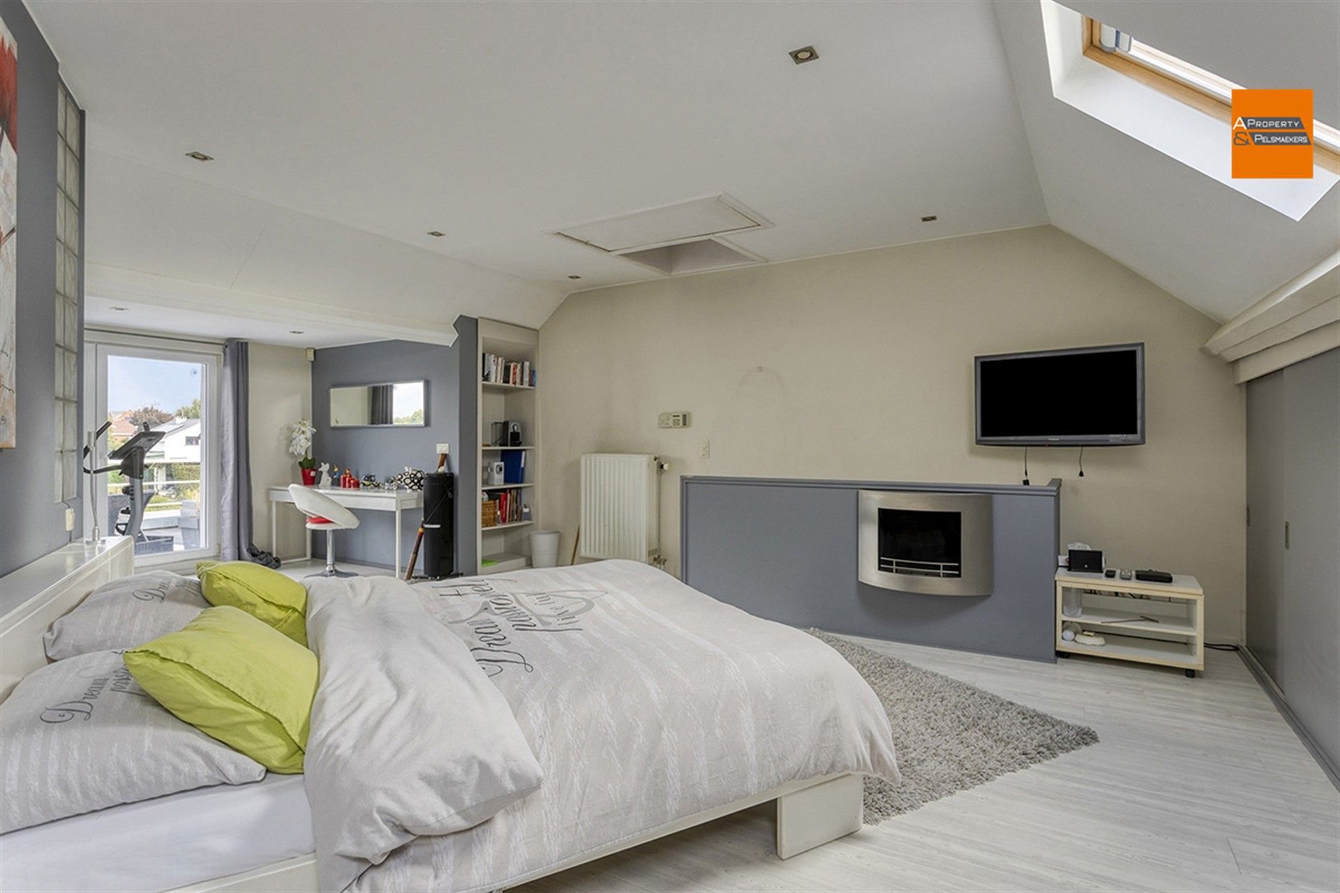 Ruime en instapklare woning met prachtige tuin in Duisburg foto 16