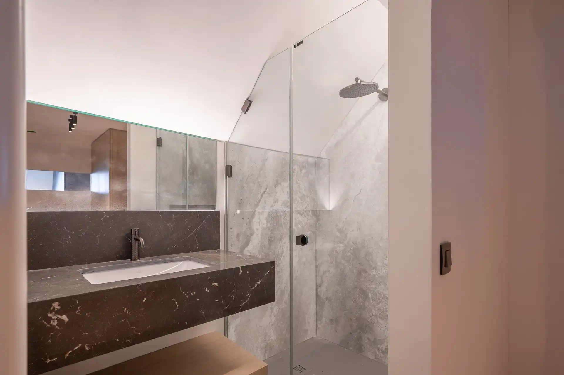 Exclusieve hoekduplex van 427 m² met frontaal zeezicht foto 26