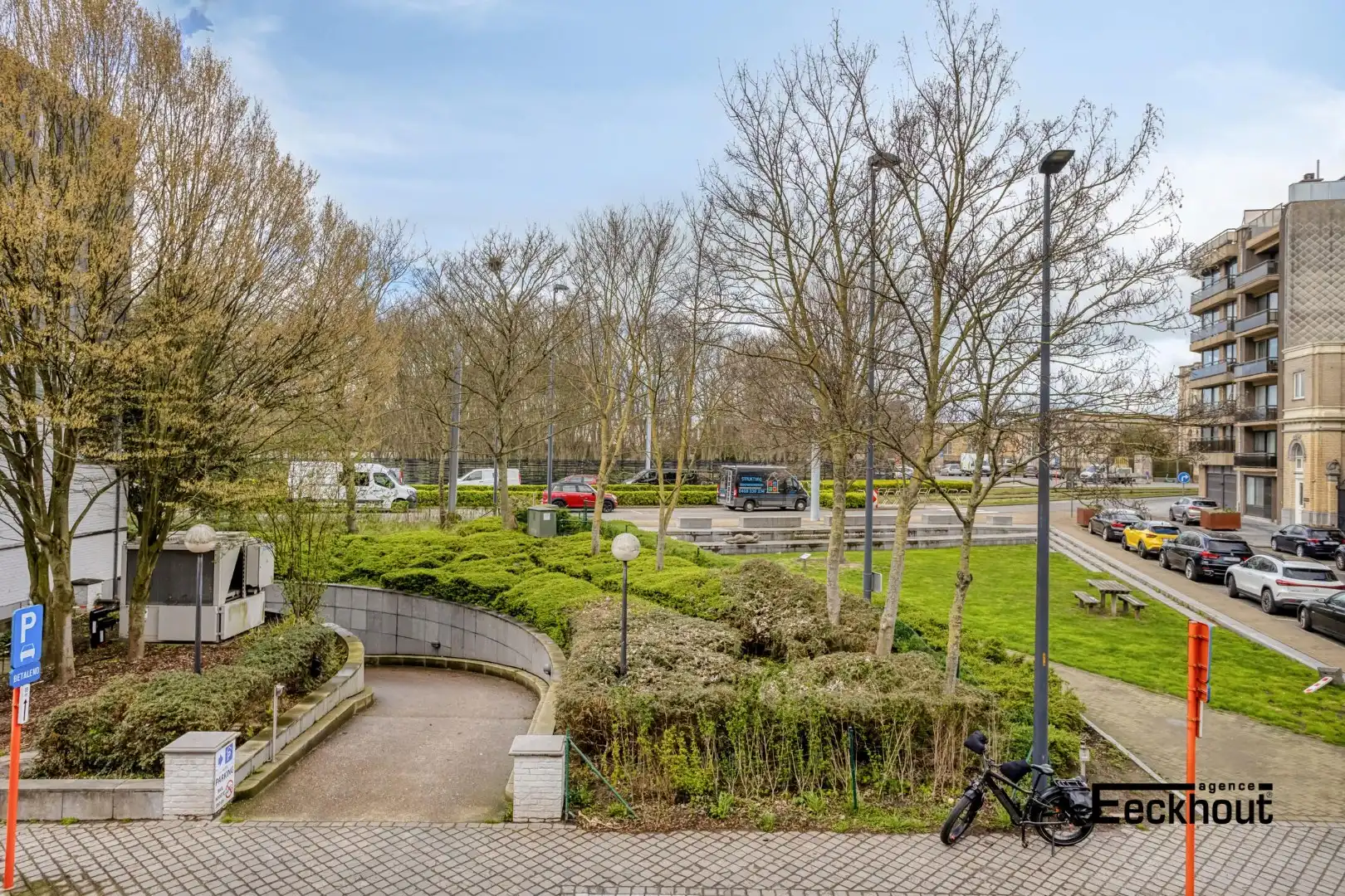 Recent en zonnig appartement met ruim terras en open zicht.  foto {{pictureIndex}}