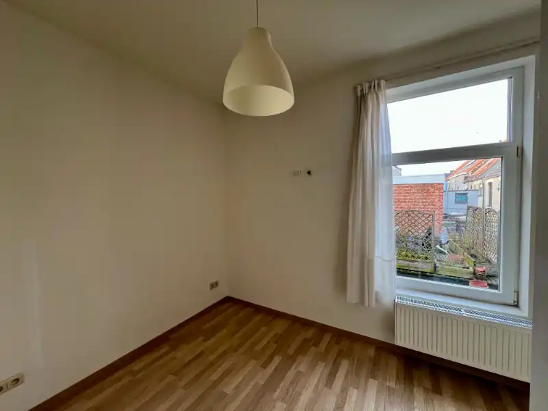 RIJWONING MET DRIE SLAAPKAMERS EN GEPLAVEIDE KOER foto 10