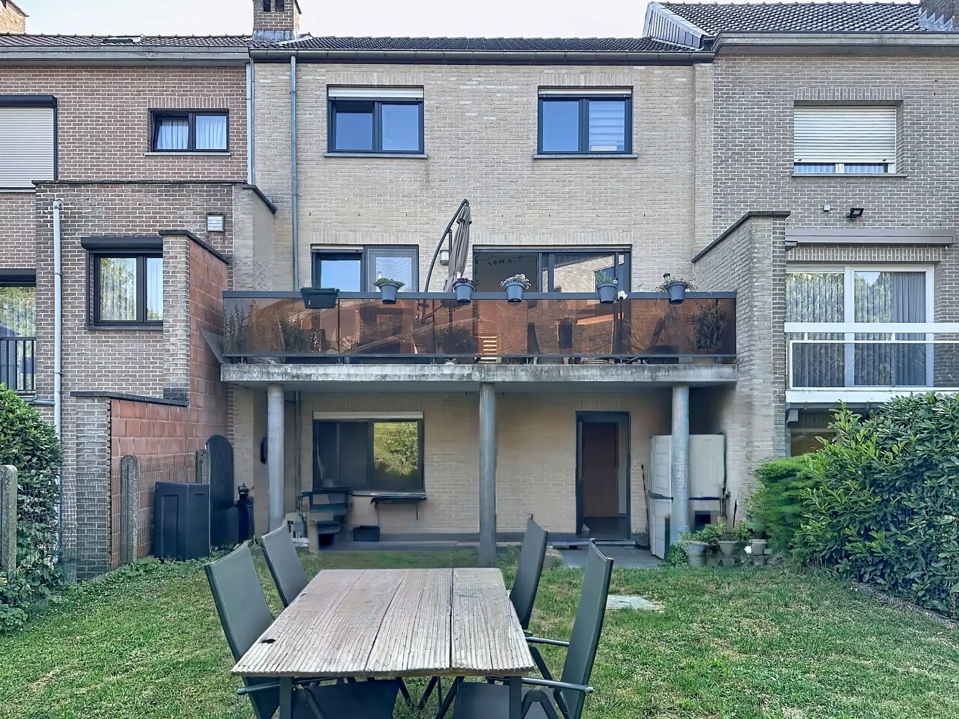 Rustig gelegen praktische woning met tuin en garage foto 2