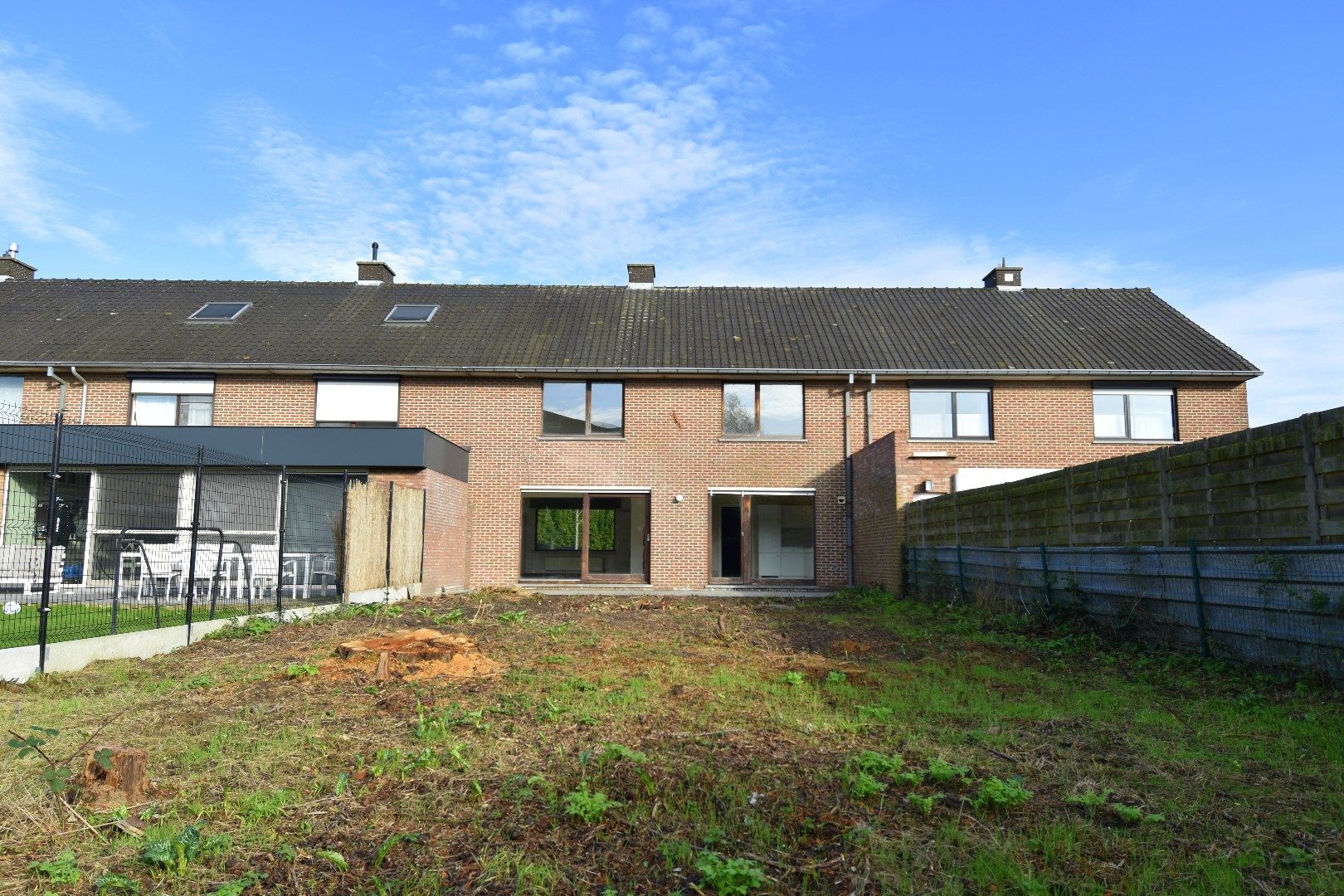 Goed gelegen gezinswoning met 4 slaapkamers, garage en zonnige tuin te koop in Harelbeke foto 10