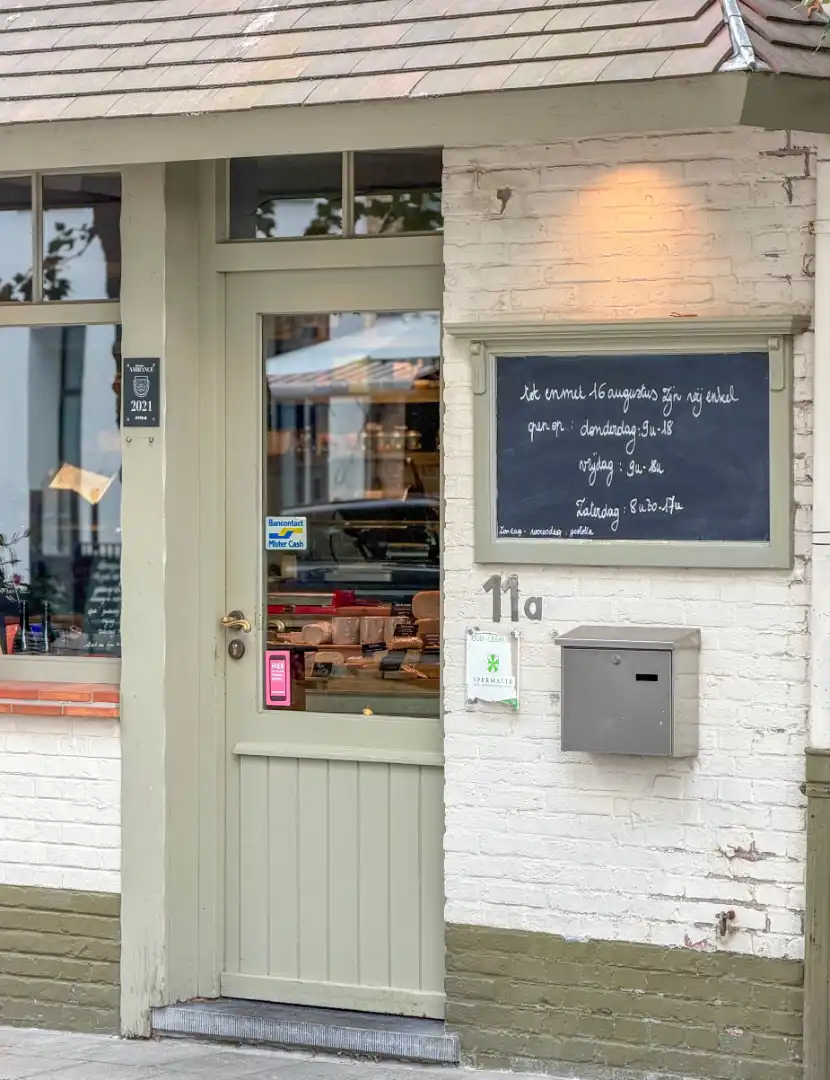 Karaktervol handelspand op een topligging in het hart van Loppem foto 2