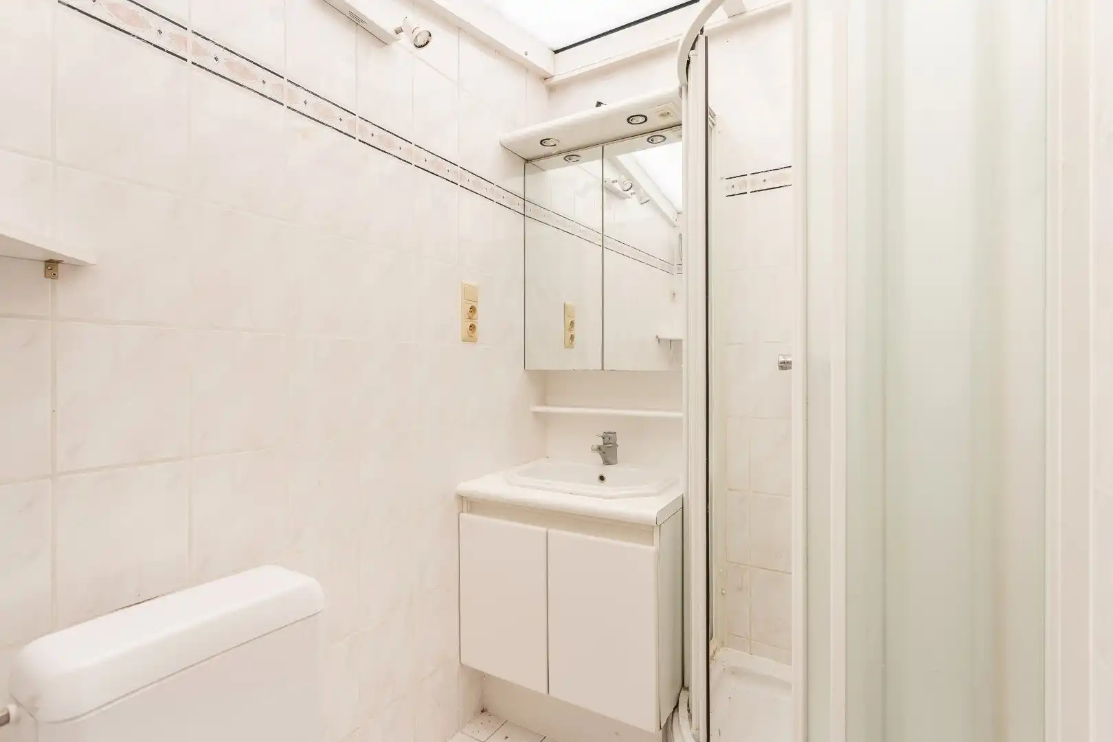 Handelshuis én appartement centrum Halle foto 22