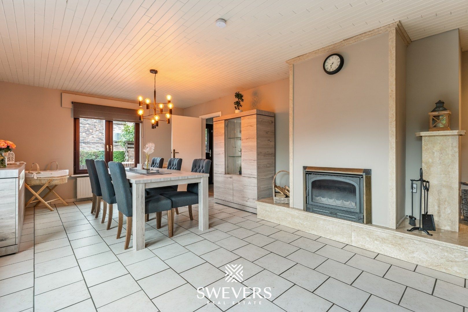 Instapklare gezinswoning met 5 slaapkamers en zonnige tuin te Genk foto 4